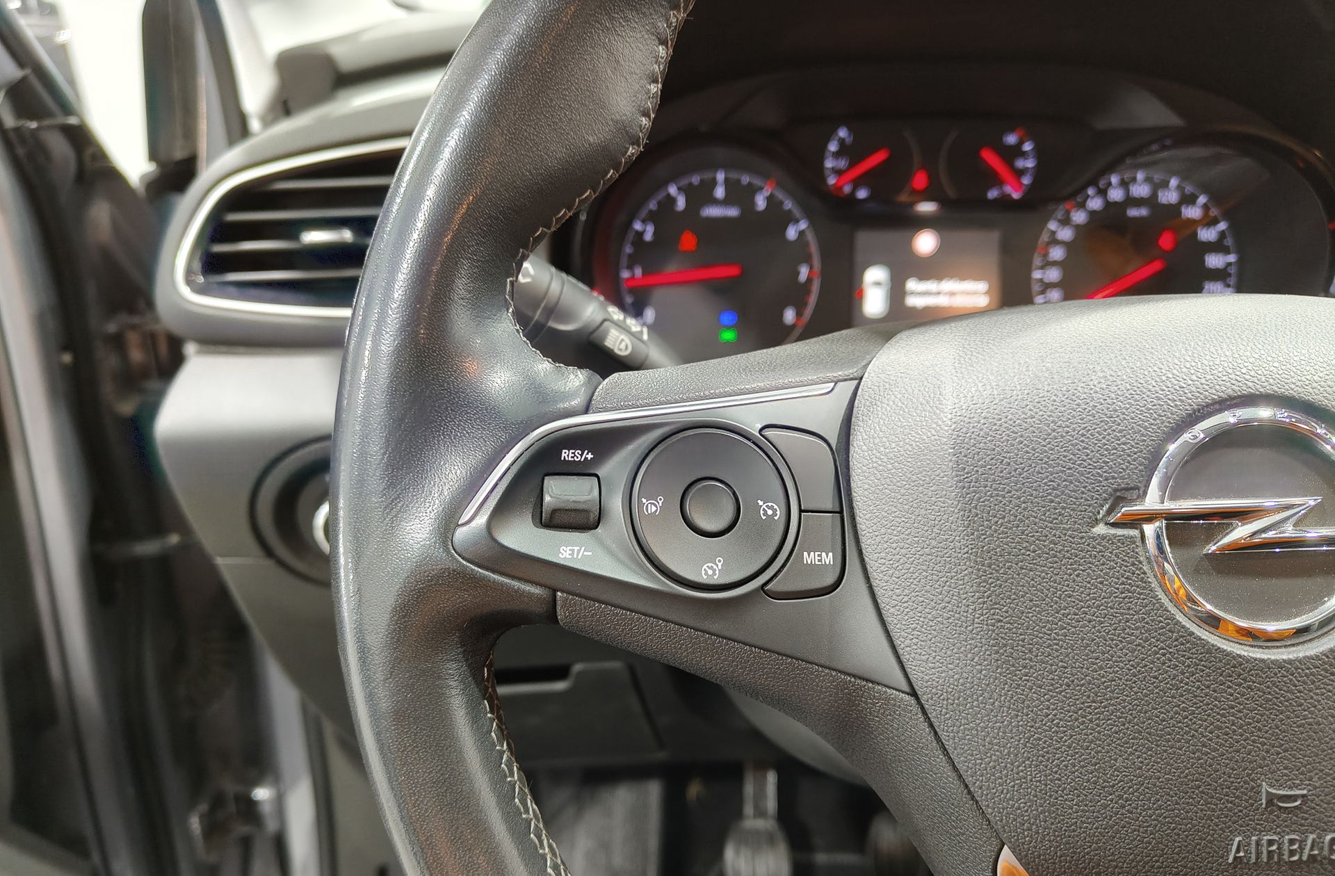 Opel Grandland 1.5 CDTi Design Tech - foto 30