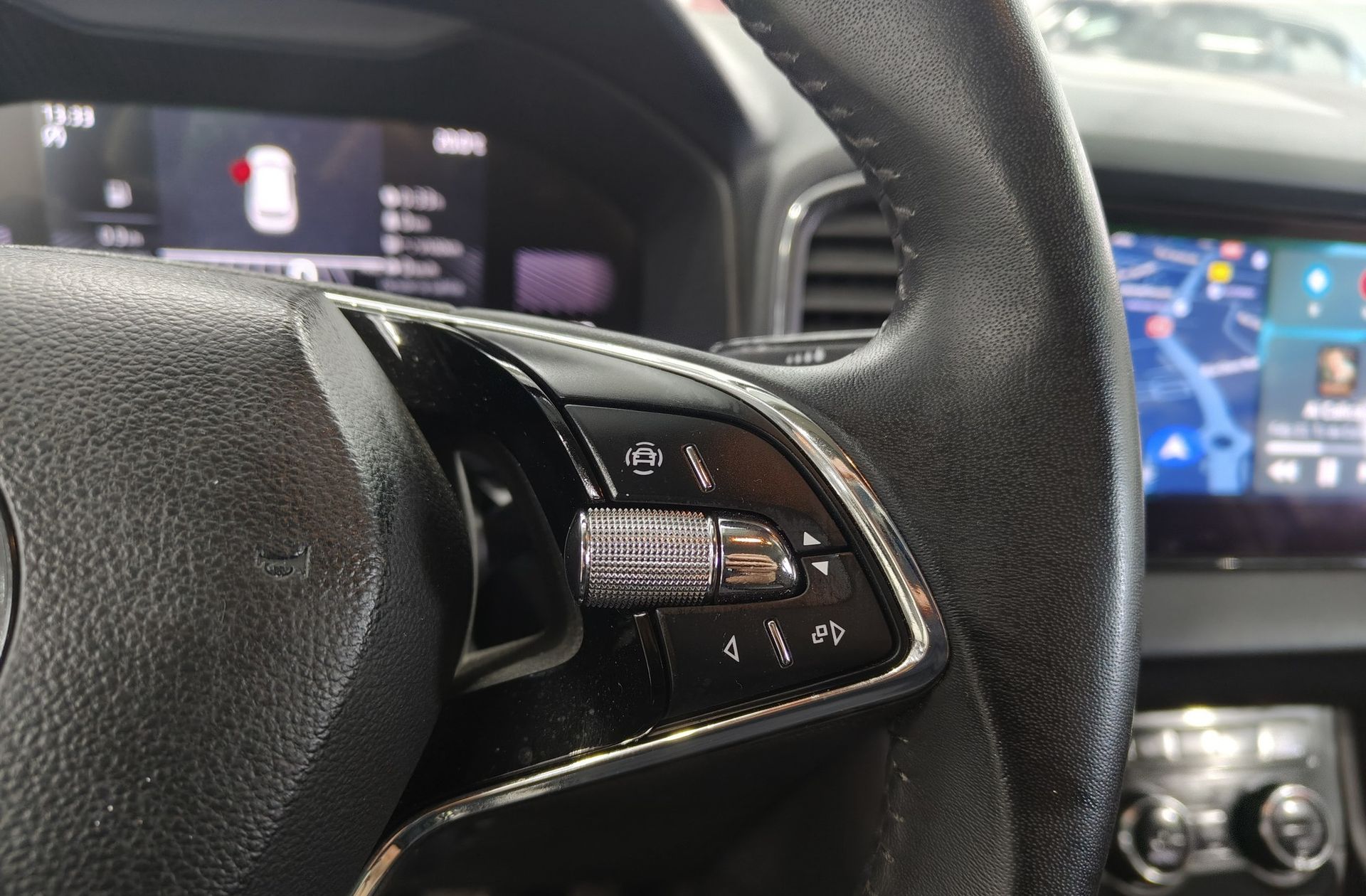 Škoda Karoq 2.0 TDI Selection - foto 29