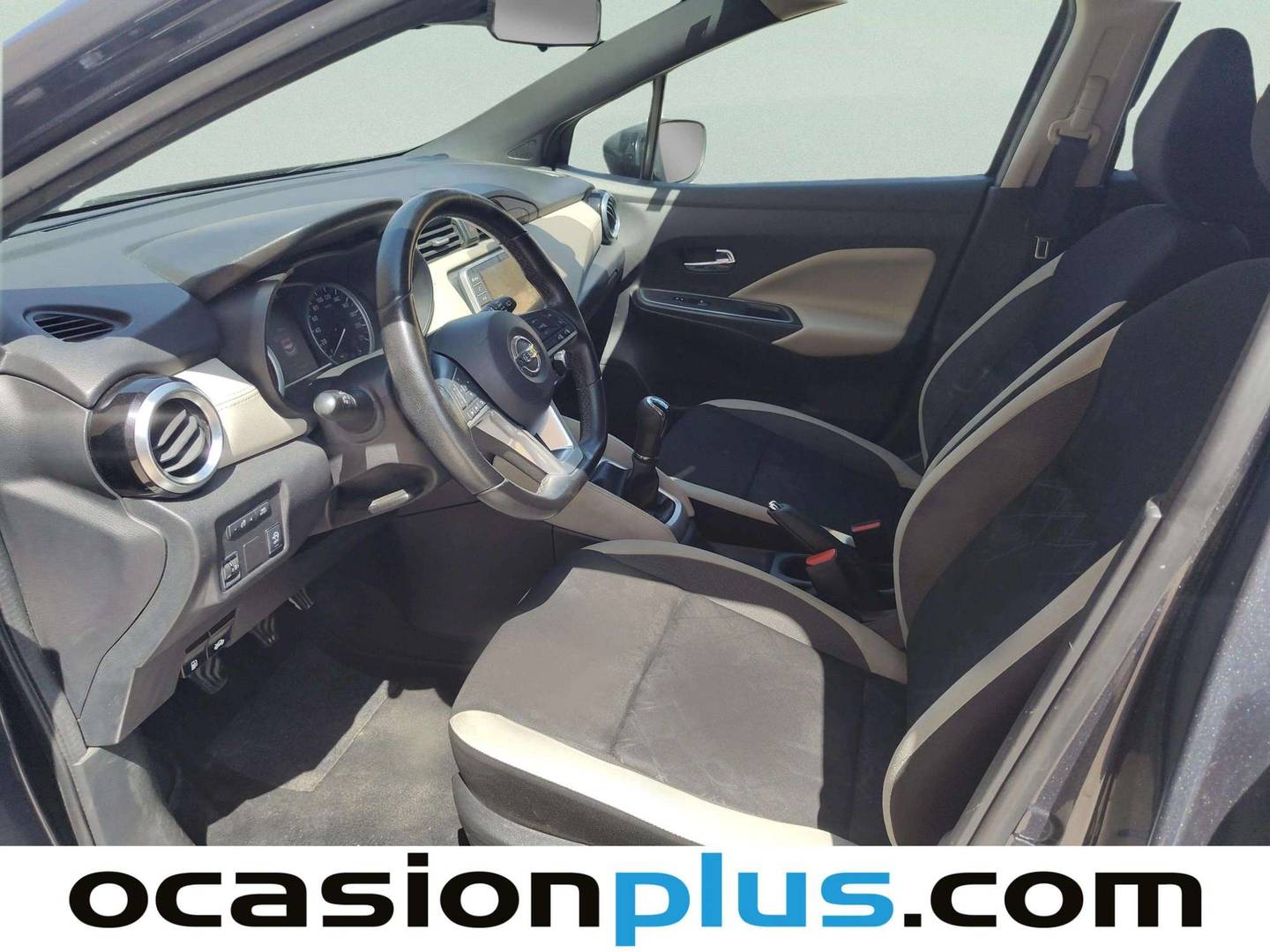 Foto asientos delanteros Nissan Micra Nissan Micra IG-T N-Design Black (92 CV)