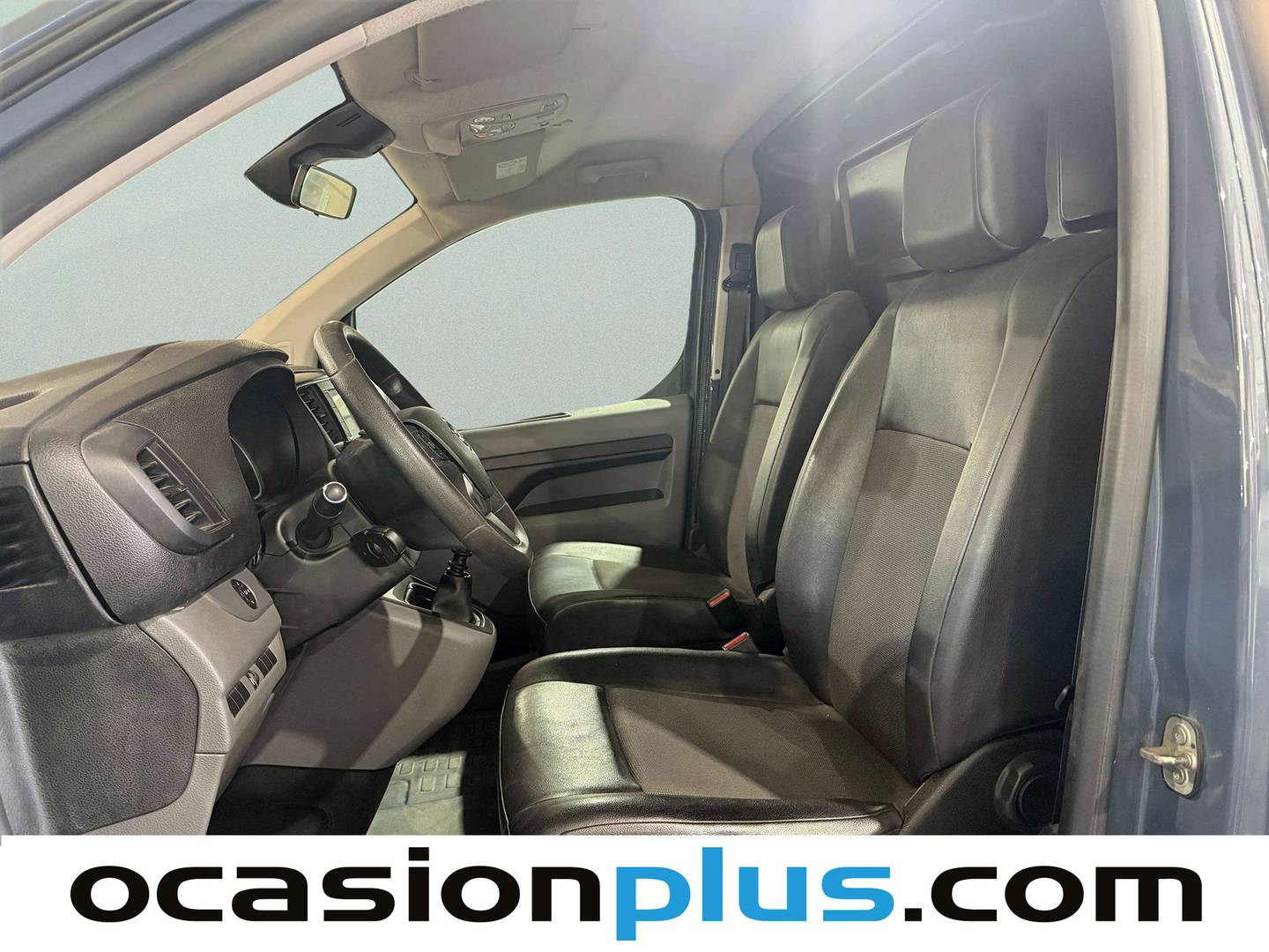 Foto asientos delanteros Opel Vivaro Opel Vivaro Furgon 1.5 Diésel L Incrementada Select (102 CV)