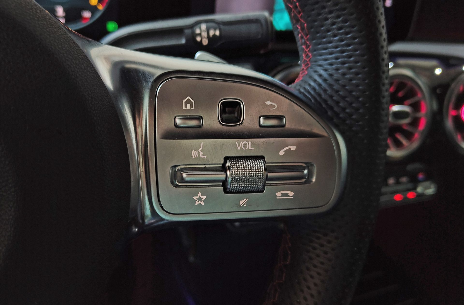 Mercedes-Benz Clase A 220 Pack AMG - foto 37