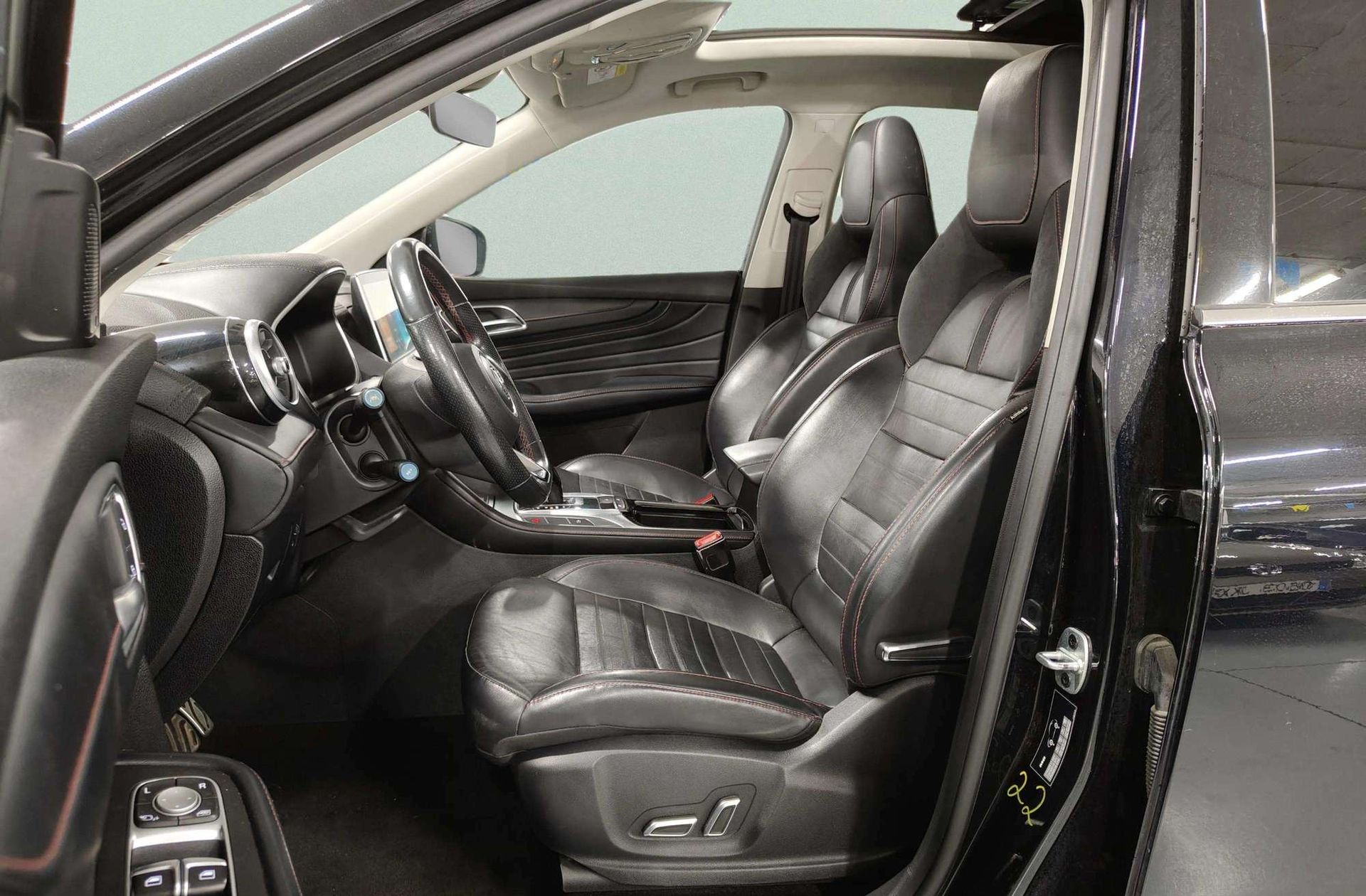 MG HS 1.5 Turbo GDI Luxury DCT - foto 15