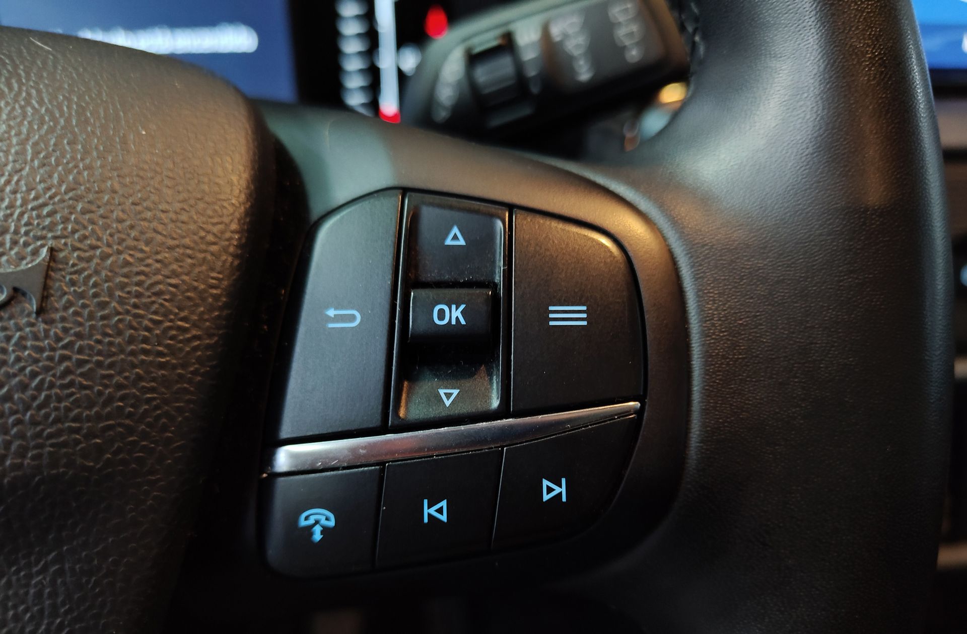 Ford Tourneo Courier 1.0 EcoBoost Active - foto 24