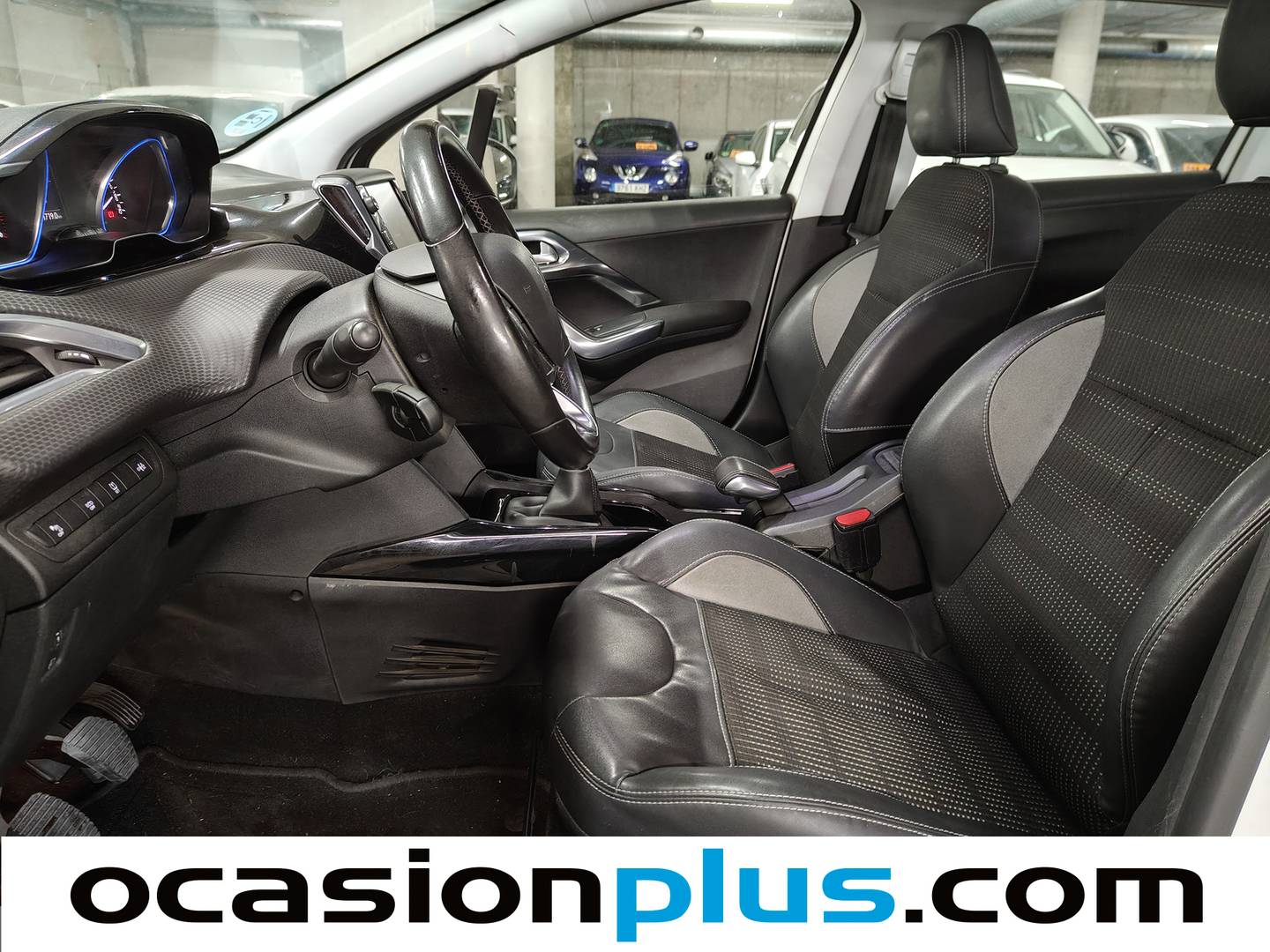 Foto asientos delanteros Peugeot 2008 Peugeot 2008 BlueHDi 120 S&S Allure (120 CV)