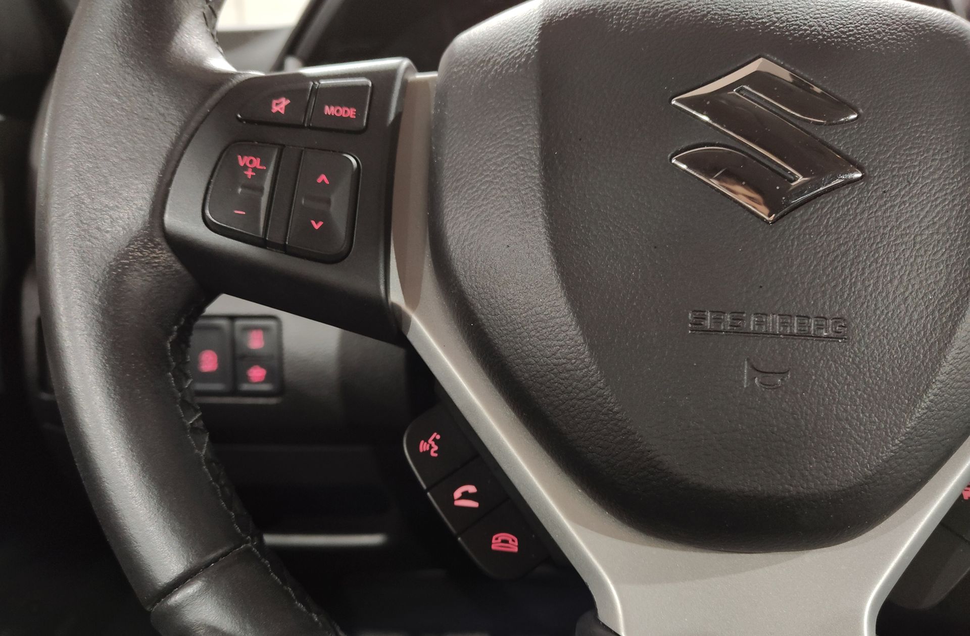 Suzuki Vitara 1.4 T Mild Hybrid GLE - foto 27
