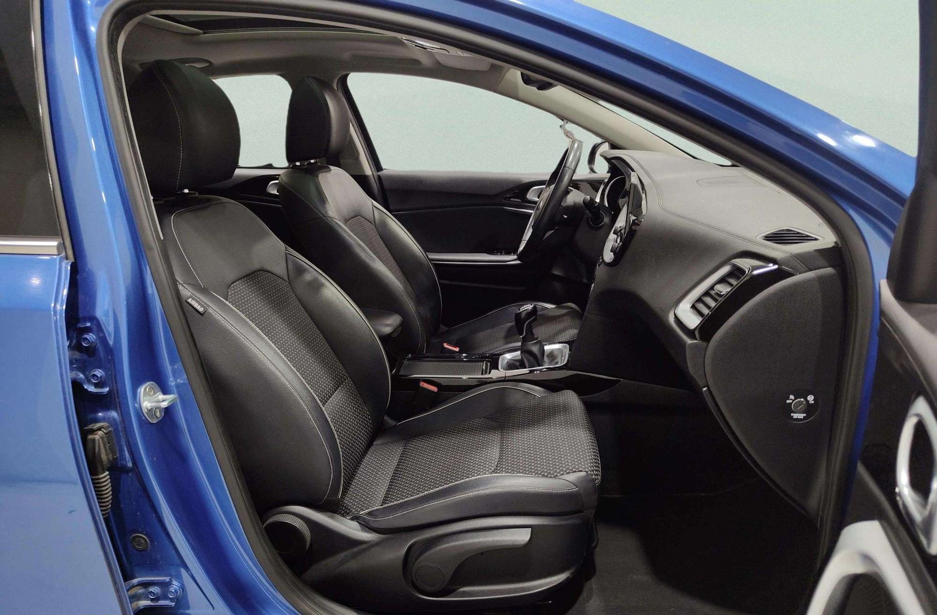 Kia XCeed 1.4 T-GDi Emotion - foto 19