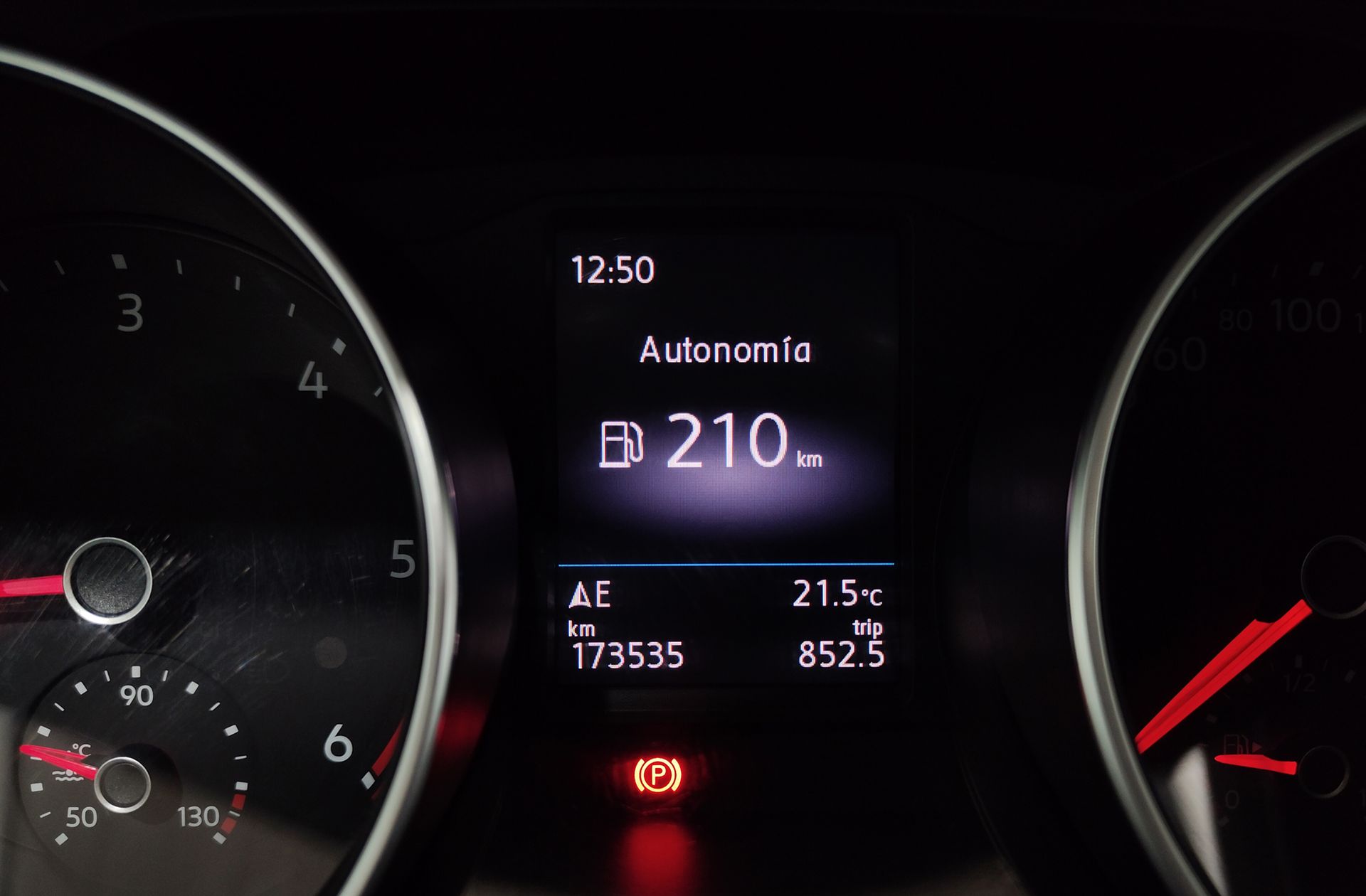 Volkswagen Tiguan Advance 2.0 TDI BMT - foto 10