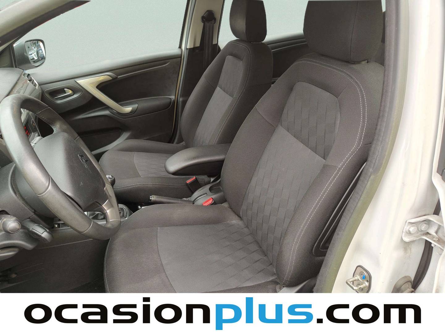 Foto asientos delanteros Citroën C-Elysée Citroën C-Elysee PureTech 82 Exclusive (82 CV)
