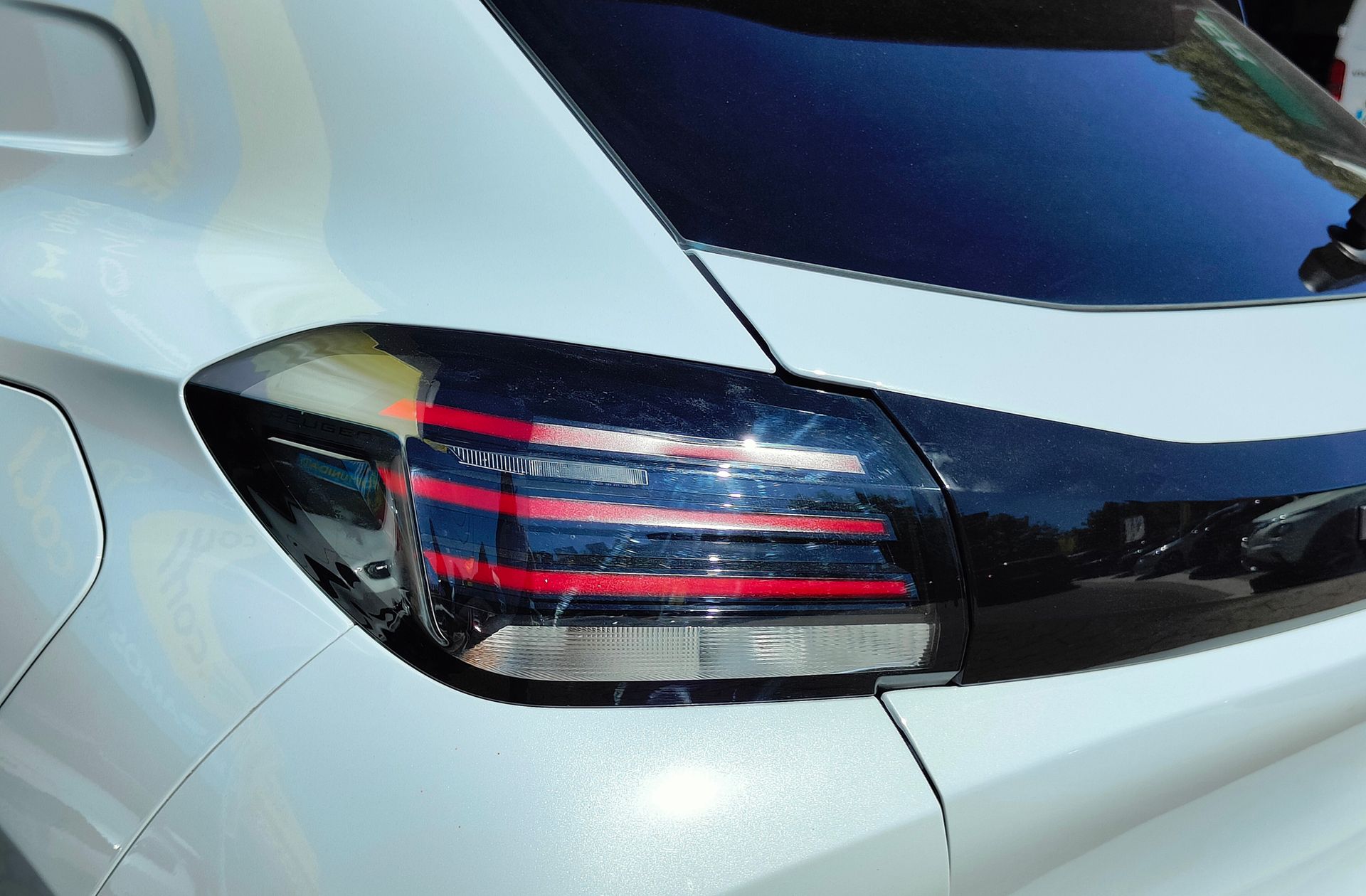 Peugeot 208 PureTech 100 Allure - foto 16