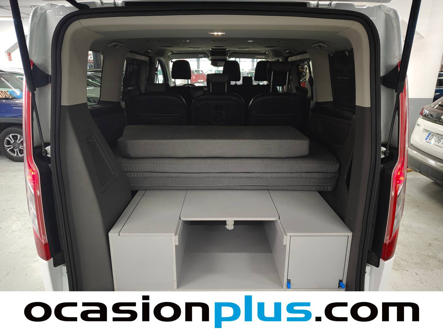 Fotos maletero Ford Tourneo Custom Ford Tourneo Custom 2.0 Ecoblue L1 Sport Auto (185 CV) Semi Camperizada 9 Plazas