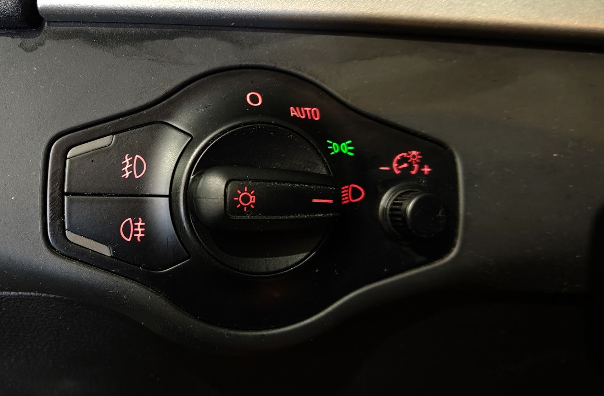 Audi A4 Avant 2.0 TDI DPF - foto 24