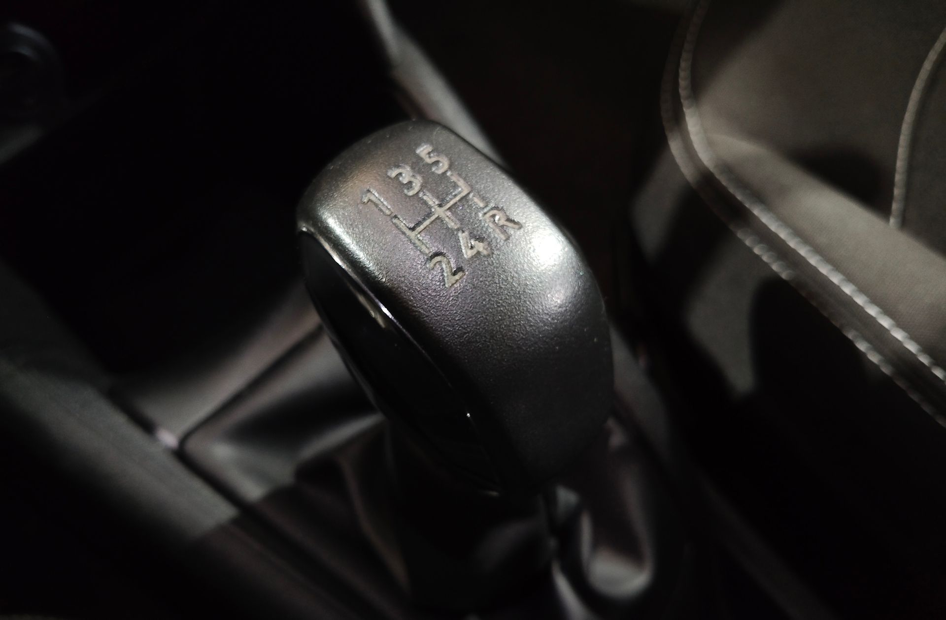Peugeot 208 1.4 HDi Business Line - foto 5