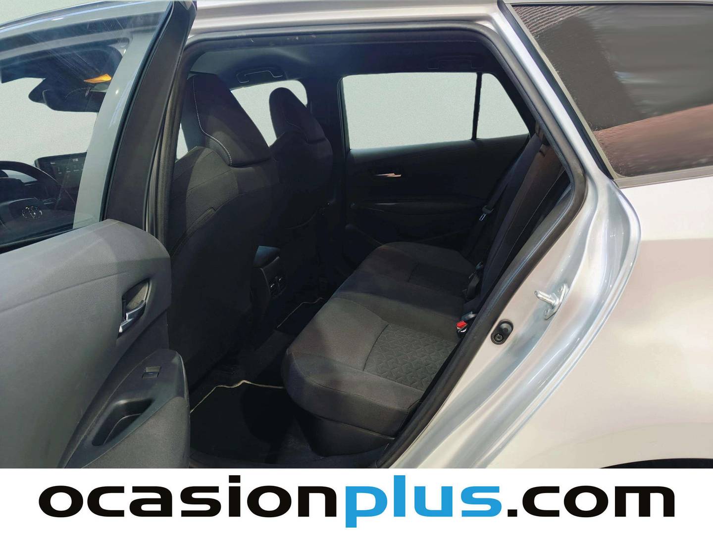 Foto asientos traseros Toyota Corolla Toyota Corolla Touring Sports 125H Active Tech E-CVT (122 CV)