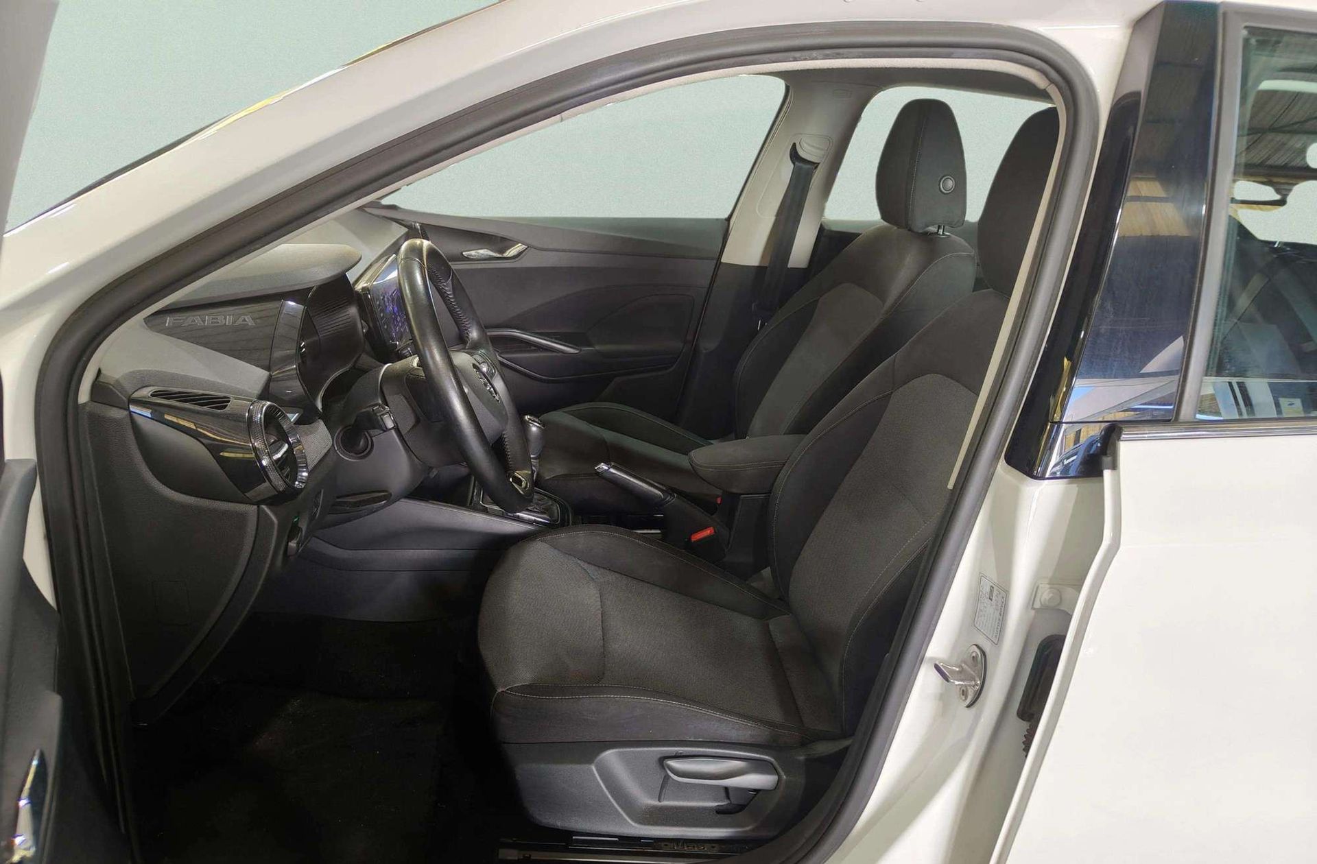 Škoda Fabia 1.0 TSI Ambition - foto 10