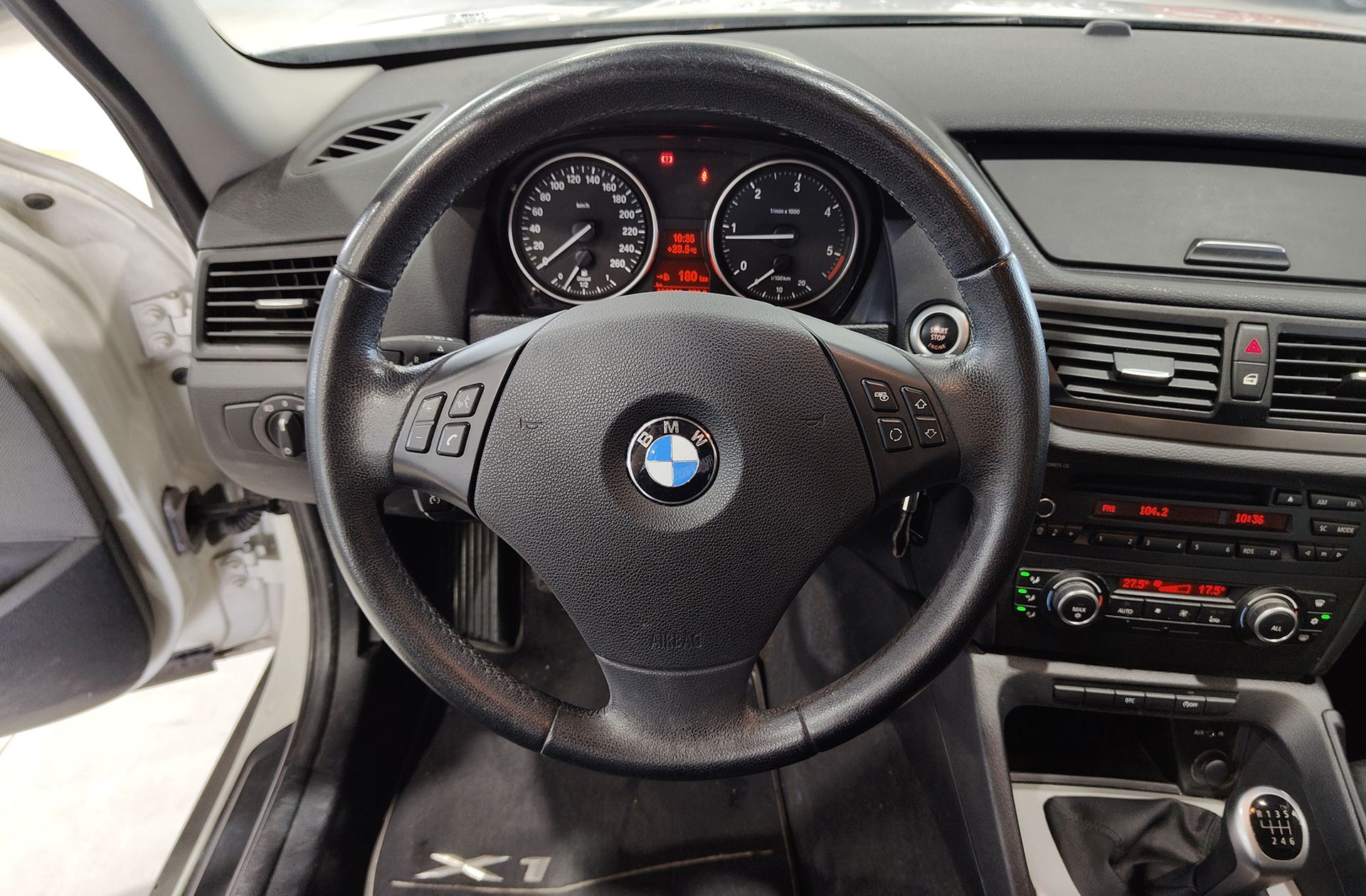 BMW X1 sDrive18d - foto 21