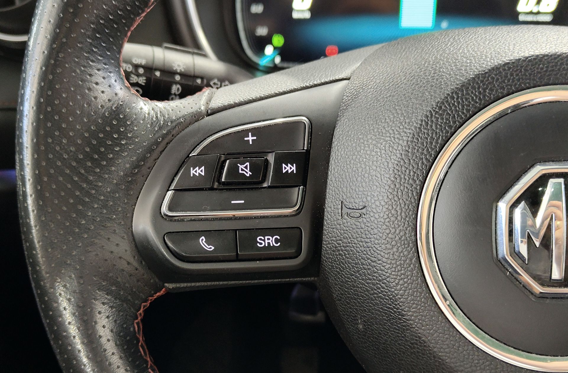 MG HS 1.5 Turbo GDI Luxury DCT - foto 31