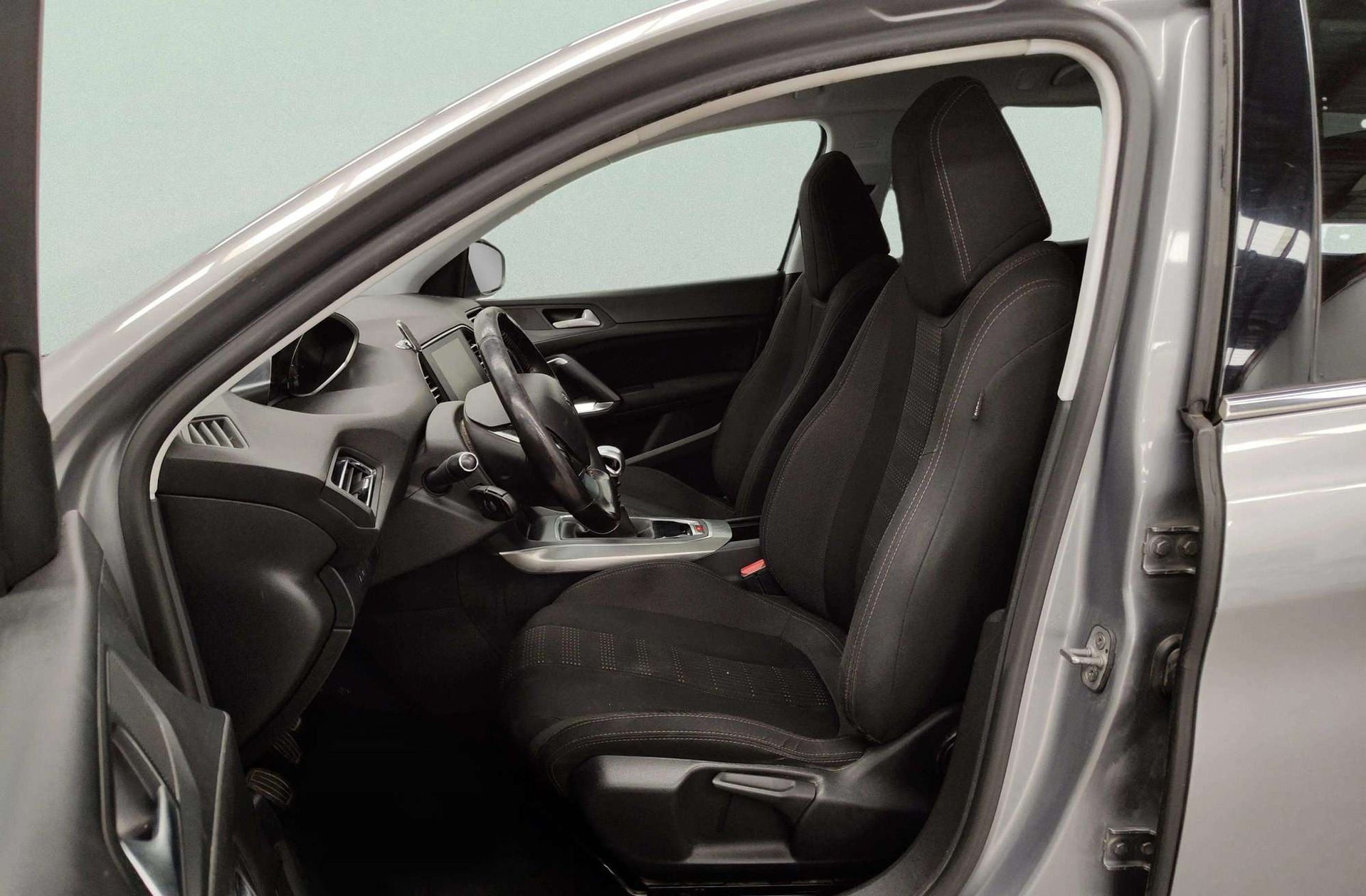 Peugeot 308 SW PureTech 130 Allure - foto 11