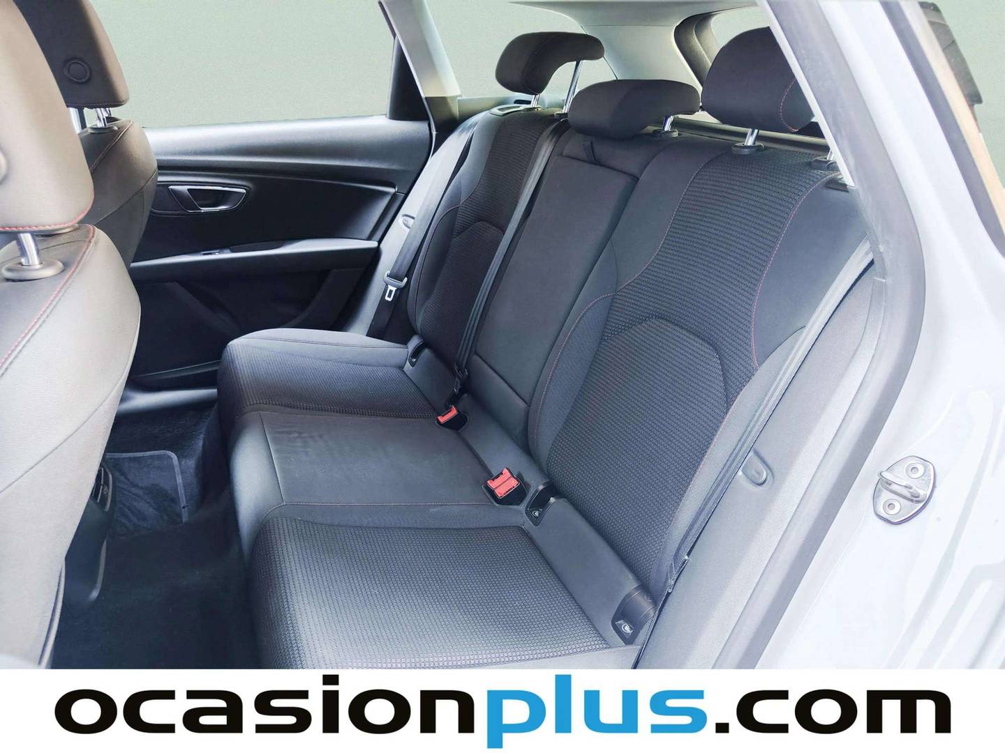 Foto asientos traseros Seat León Seat León ST 1.5 EcoTSI S&S FR Edition (150 CV)