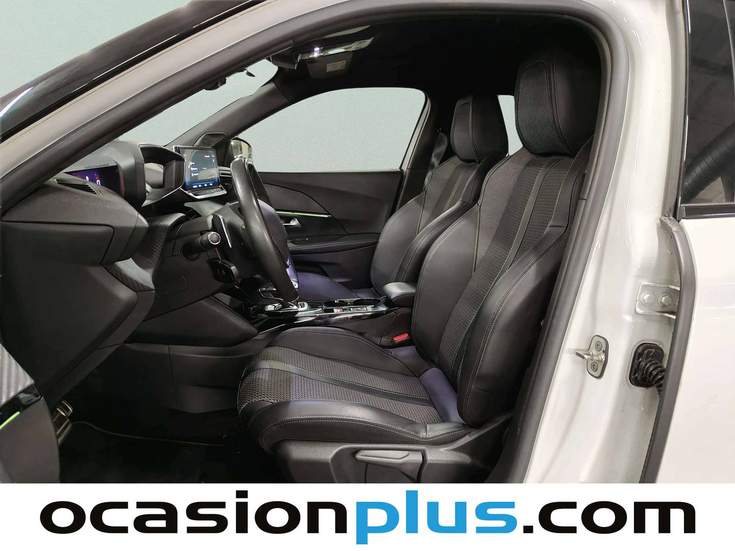 Foto asientos delanteros Peugeot 2008 Peugeot 2008 PureTech 130 S&S GT EAT8 (130 CV)