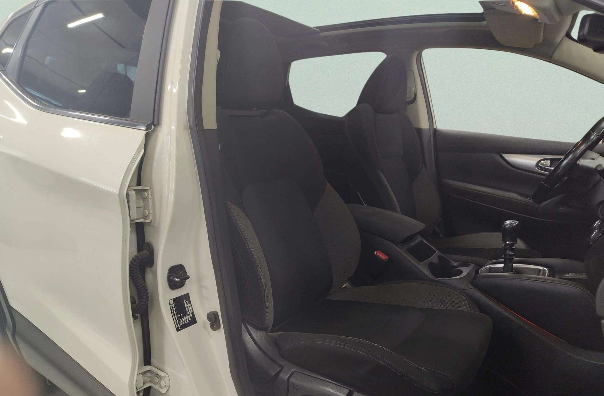 Nissan Qashqai DIG-T 115 N-Connecta - foto 20