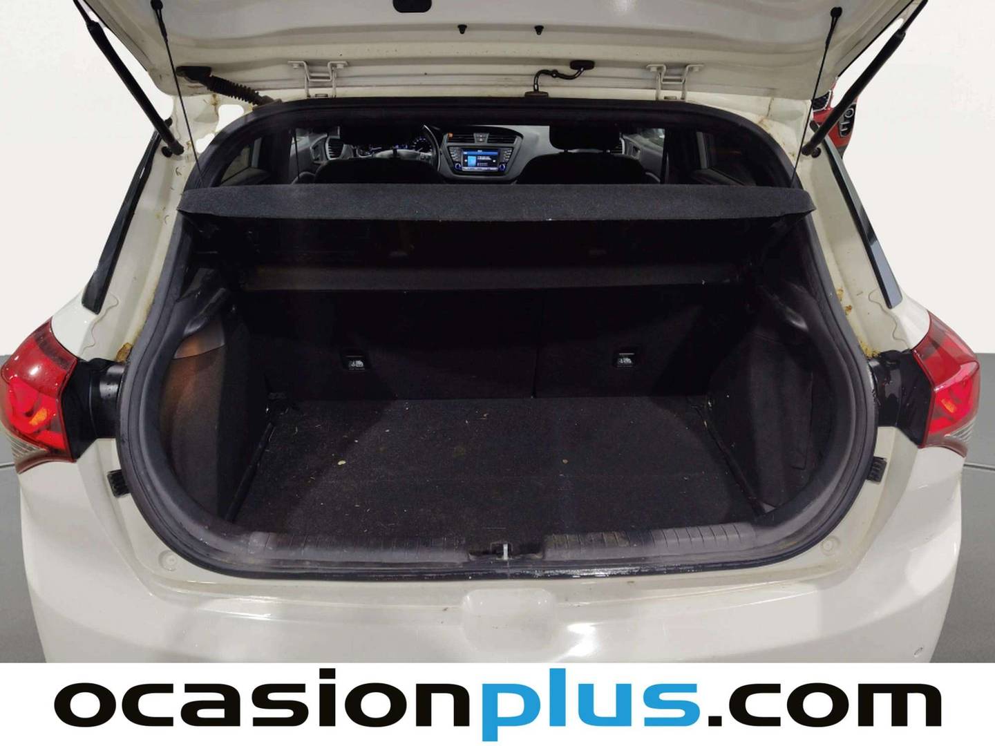 Foto asientos traseros Hyundai i20 Hyundai i20 1.2 MPI Elegant Nav (84 CV)