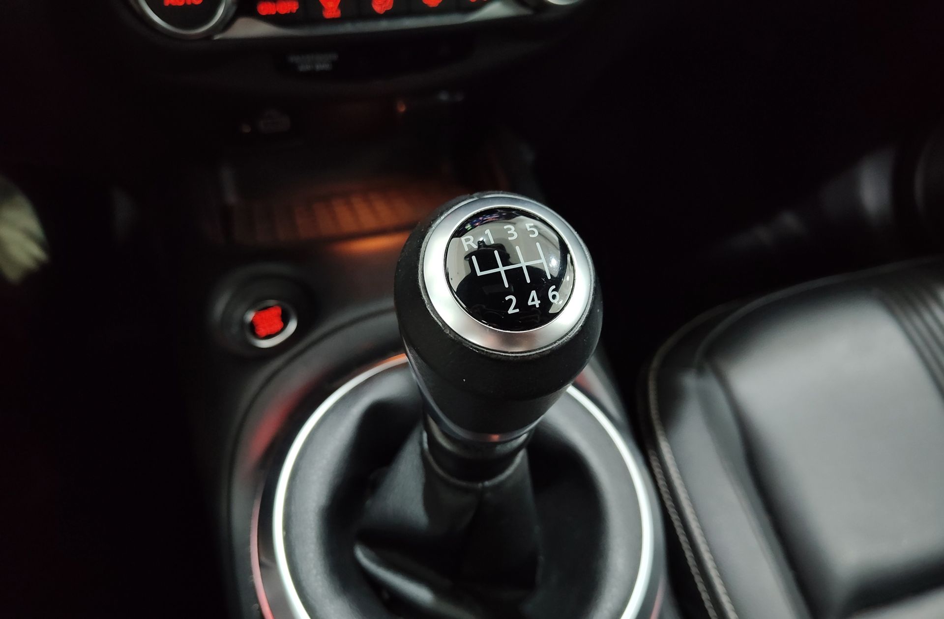 Nissan Juke DIG-T Tekna - foto 5