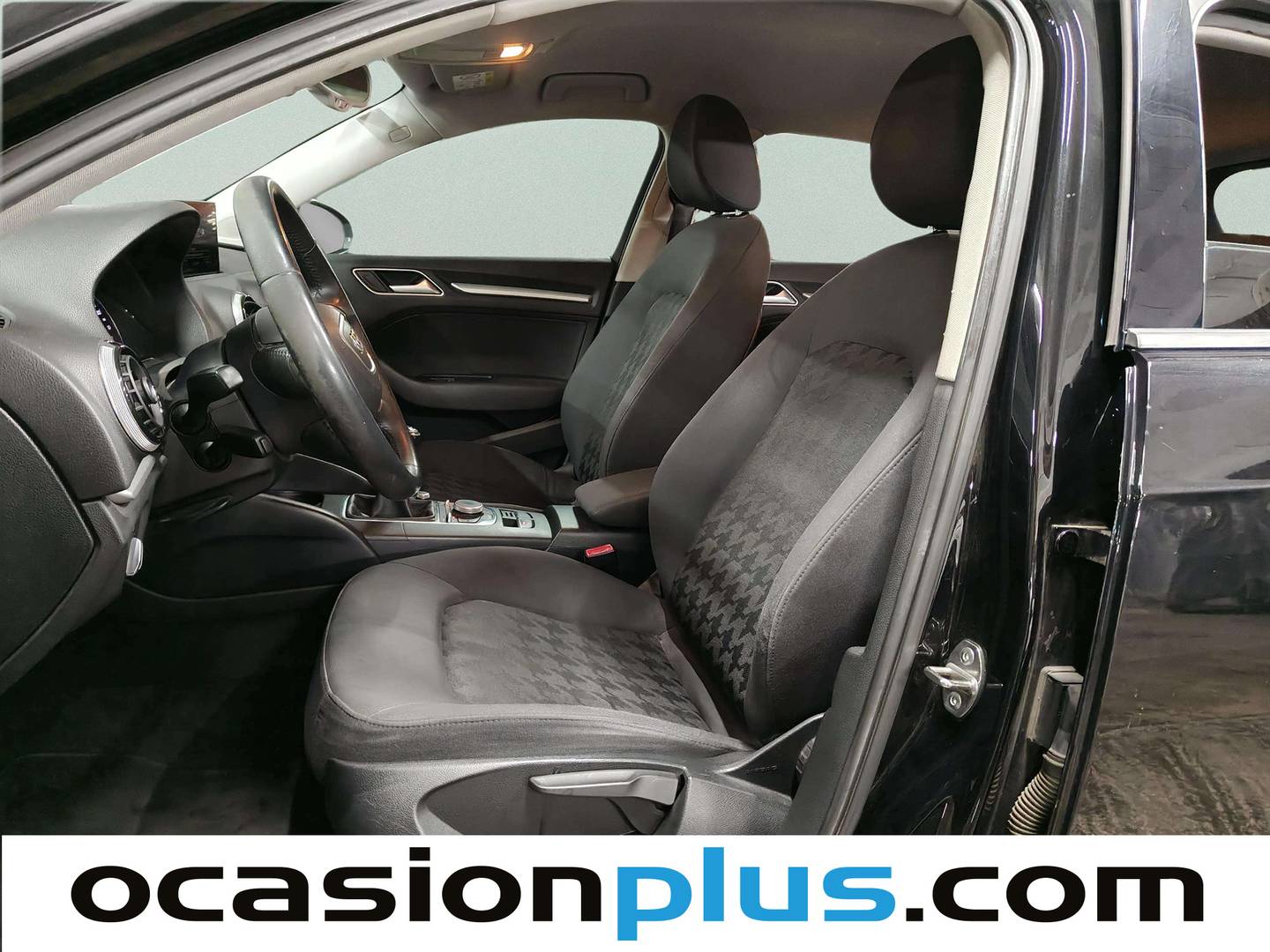 Foto asientos delanteros Audi A3 Audi A3 Sportback Attracted 1.6 TDI (105 CV)