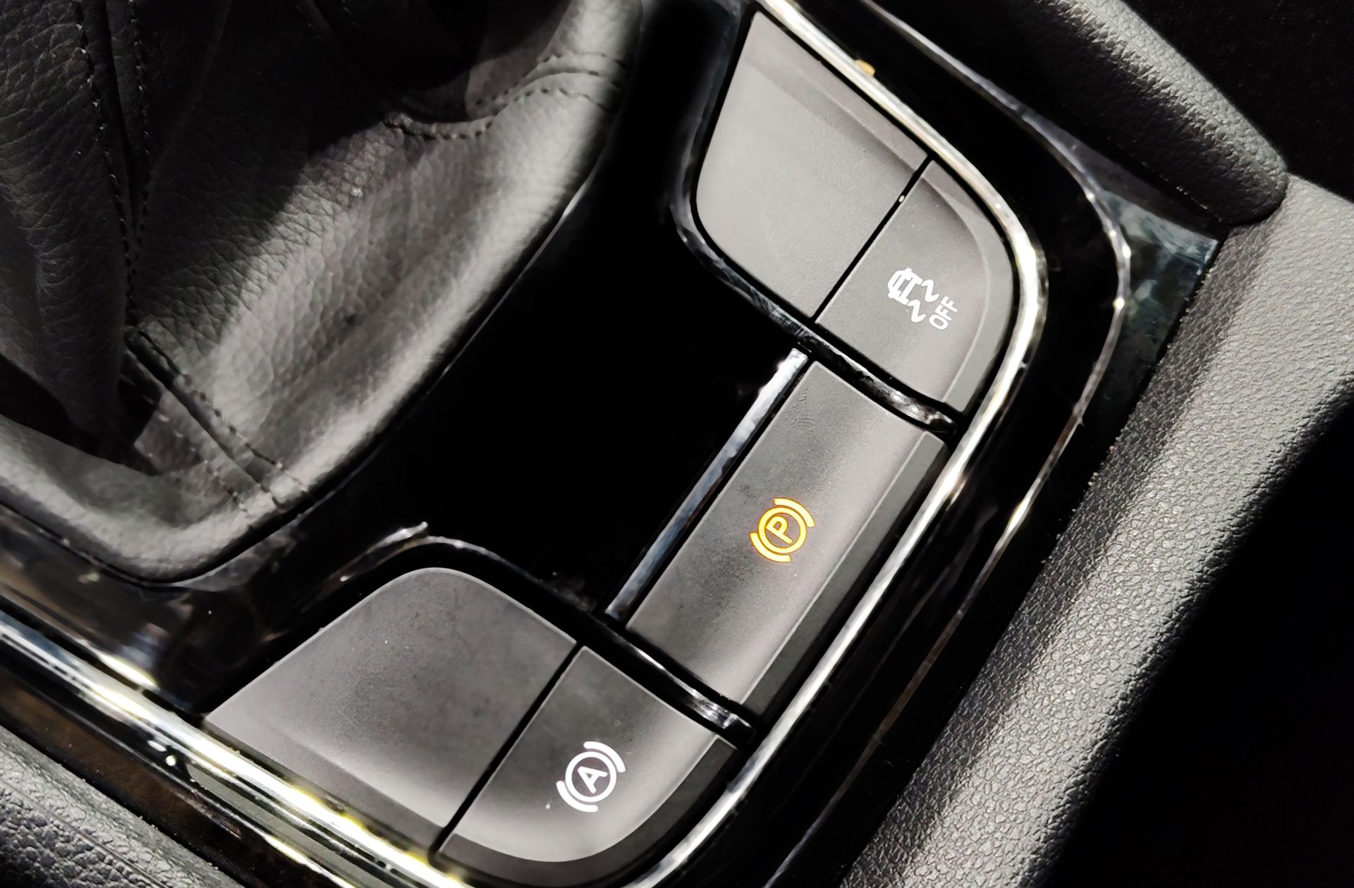 Škoda Karoq 2.0 TDI Selection - foto 32