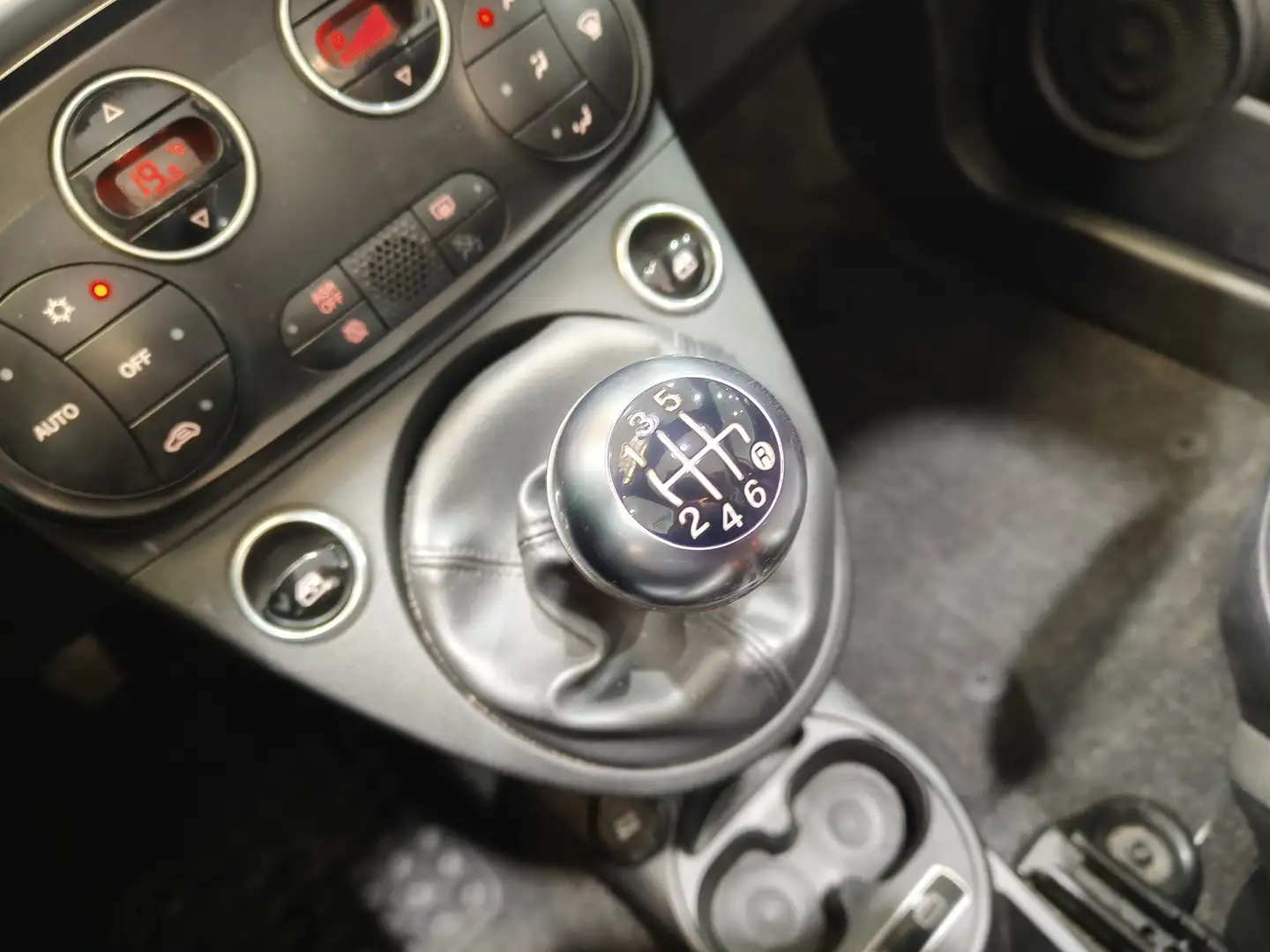 Foto Fiat 500C Fiat 500C 1.0 Hybrid Connect (70 CV)