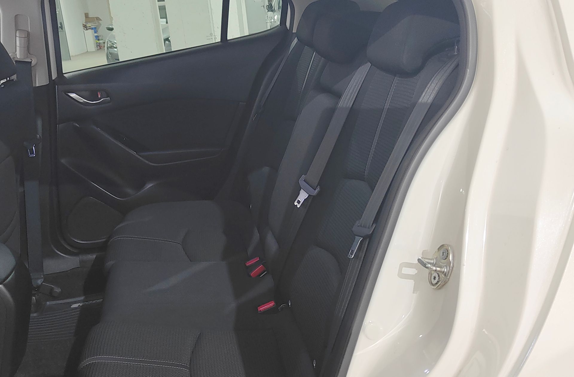 Mazda Mazda3 2.0 GE Black Tech Edition - foto 14