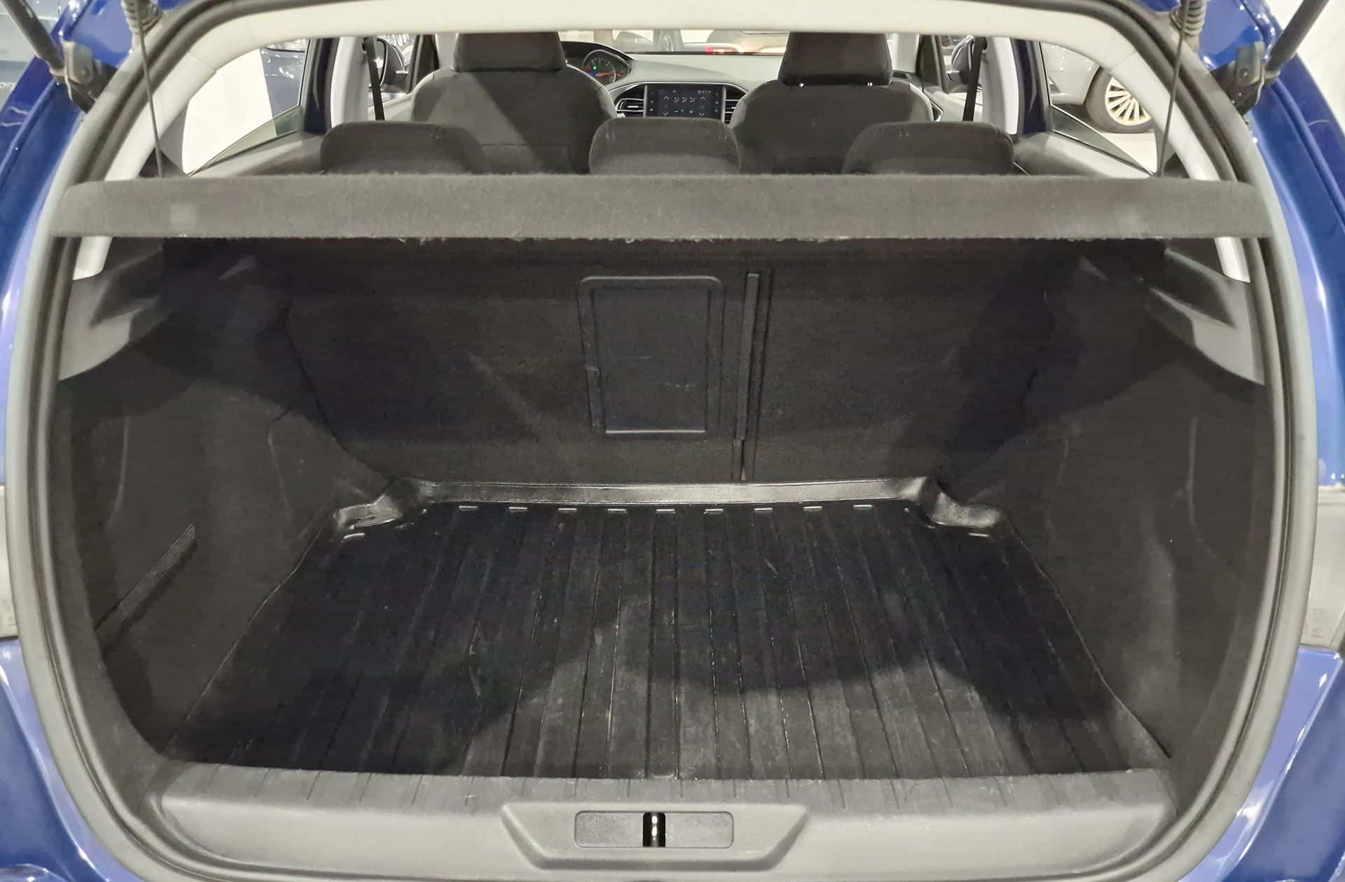 Peugeot 308 BlueHDi 130 Allure - foto 19