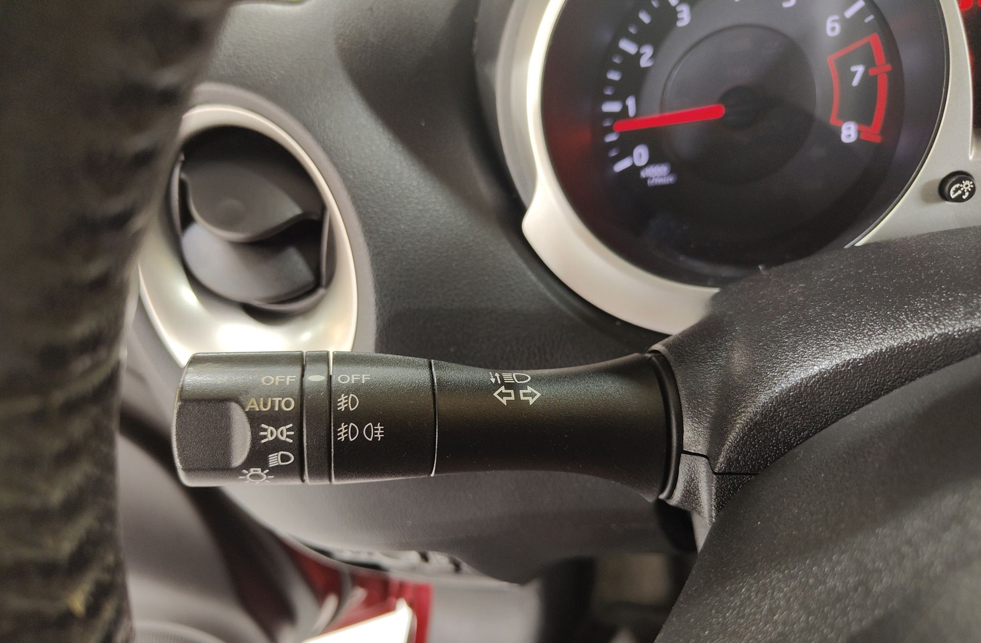 Nissan Juke 1.6 Tekna Premium CVT 4x2 - foto 23