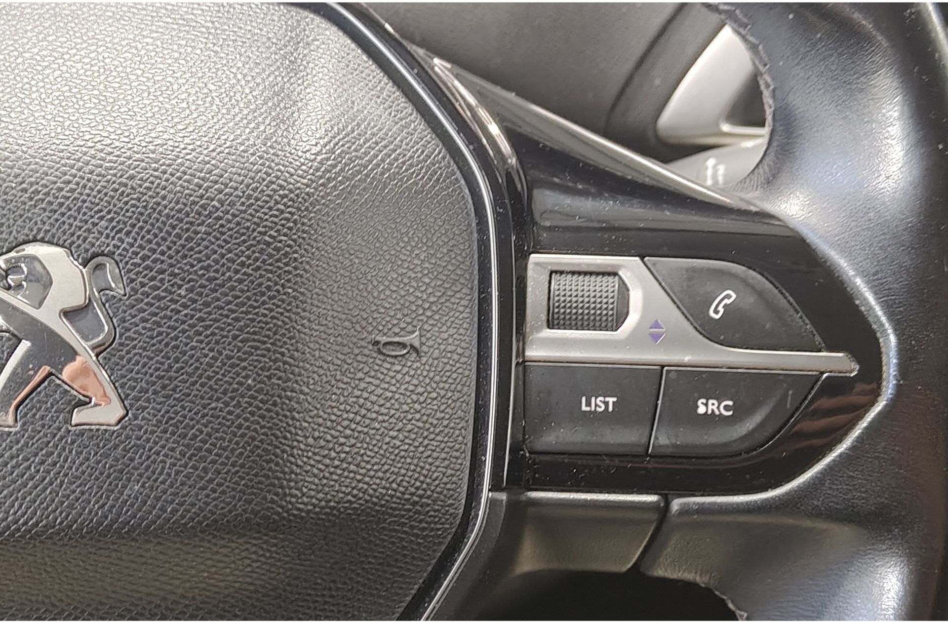 Peugeot 3008 PureTech 130 Active - foto 26