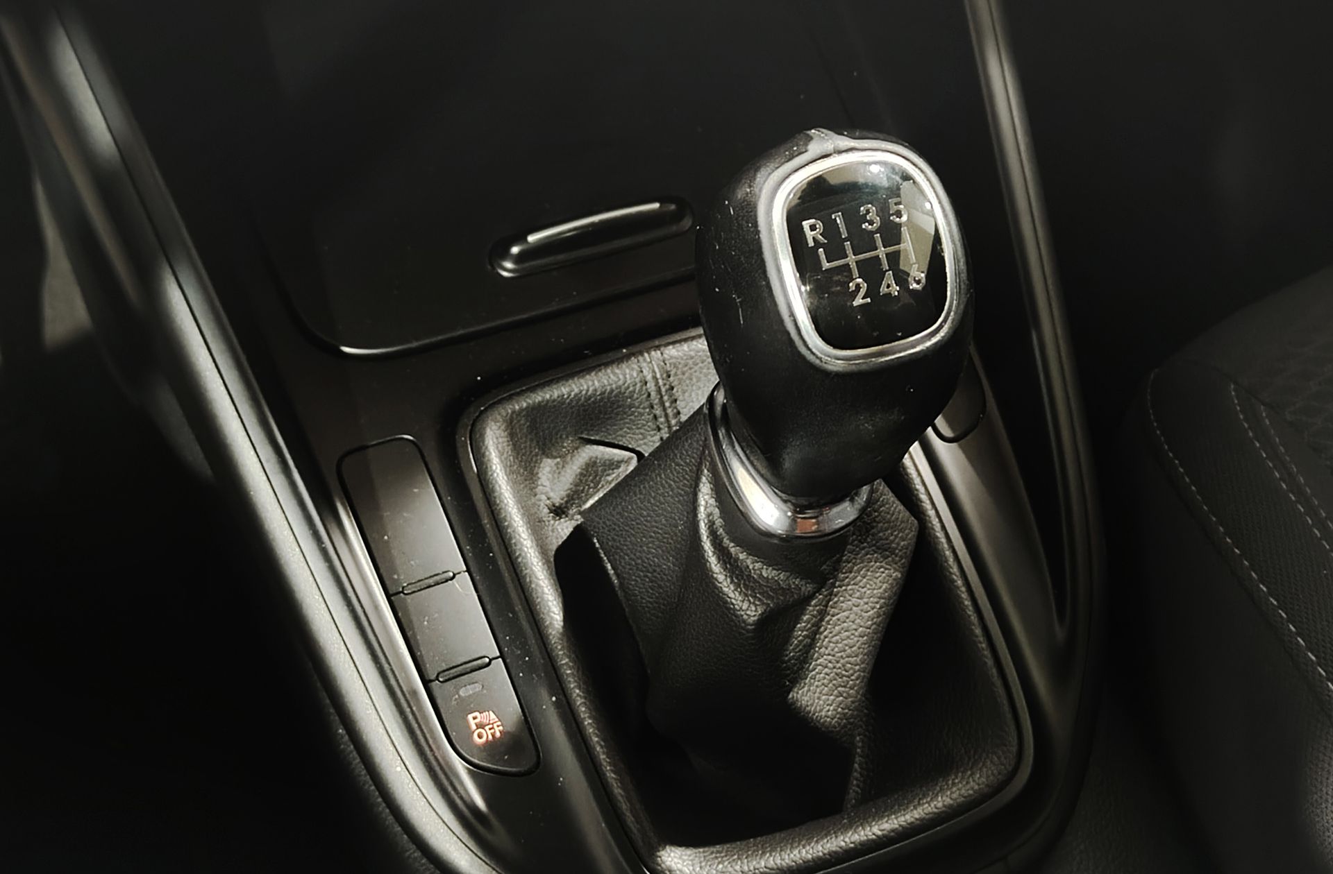 Kia Carens 1.6 GDi Concept - foto 5