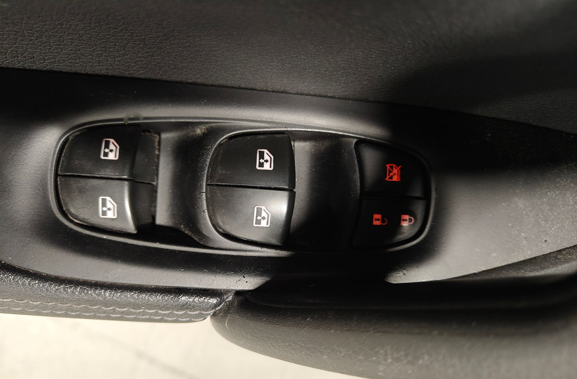 Nissan Qashqai dCi 115 N-Connecta 4x2 - foto 37