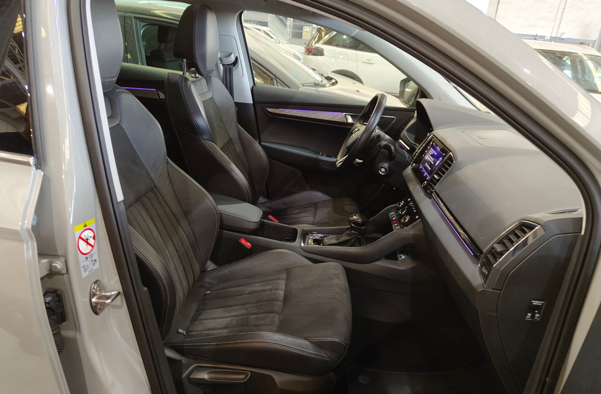 Škoda Karoq 1.5 TSI ACT Design DSG - foto 24