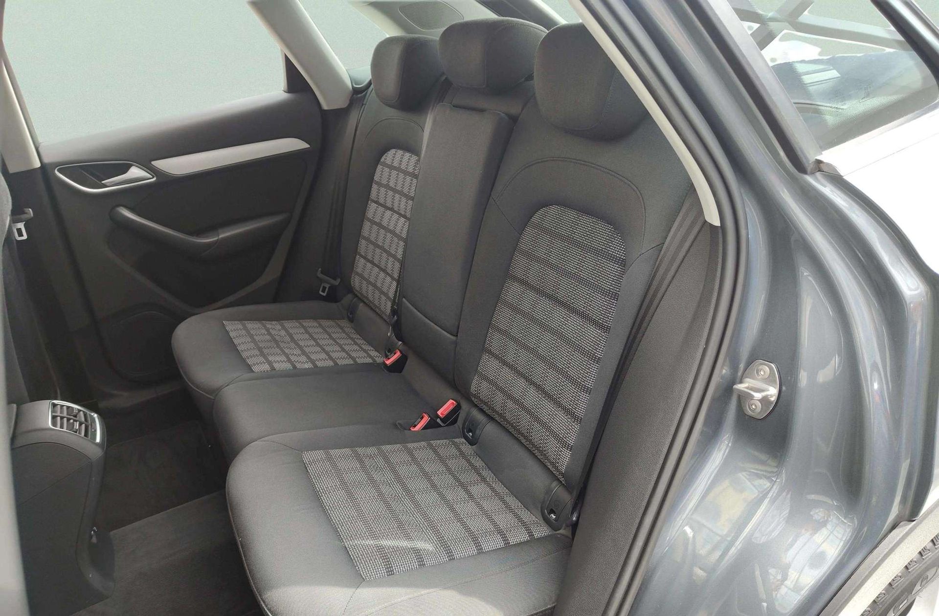 Audi Q3 Ambition 2.0 TDI quattro S tronic - foto 9