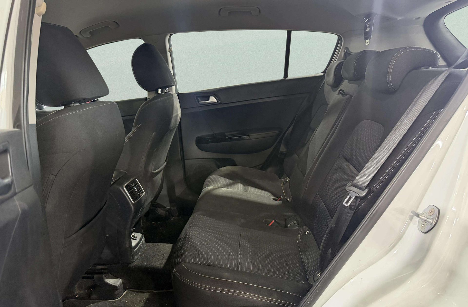 Kia Sportage 1.6 CRDi Drive 4x2 - foto 12
