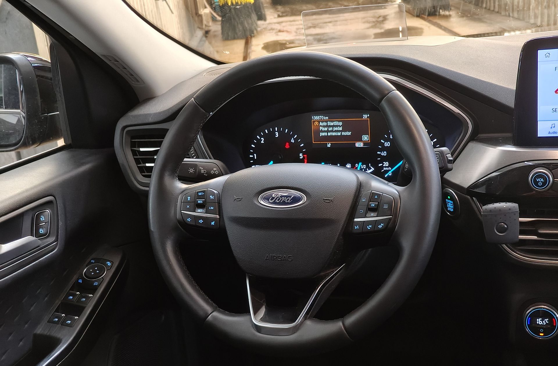 Ford Kuga 2.0 EcoBlue MHEV Titanium - foto 28