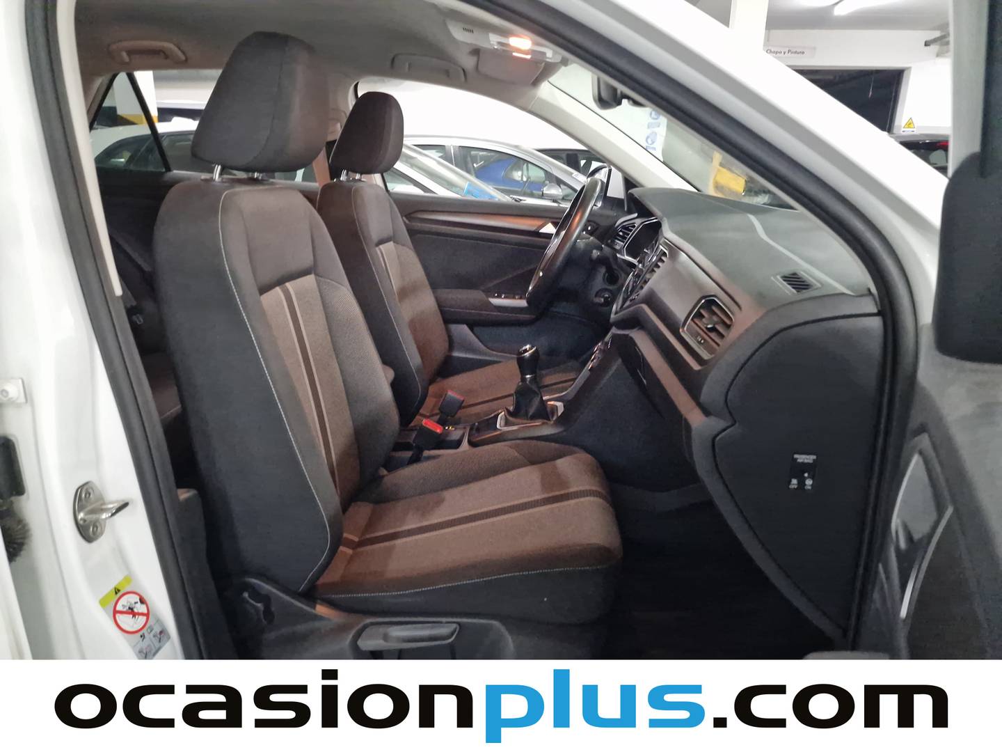 Foto Volkswagen T-Roc Volkswagen T-Roc Advance 1.0 TSI (115 CV)