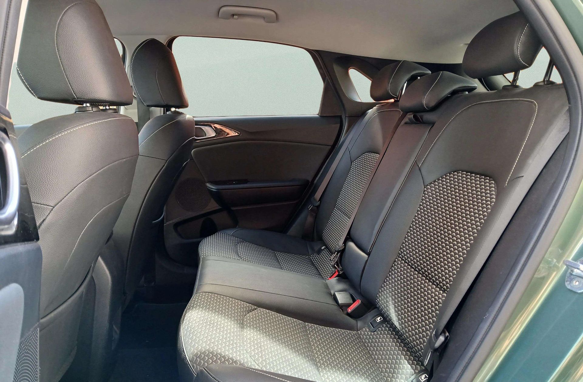 Kia Ceed 1.0 T-GDi Tech - foto 12
