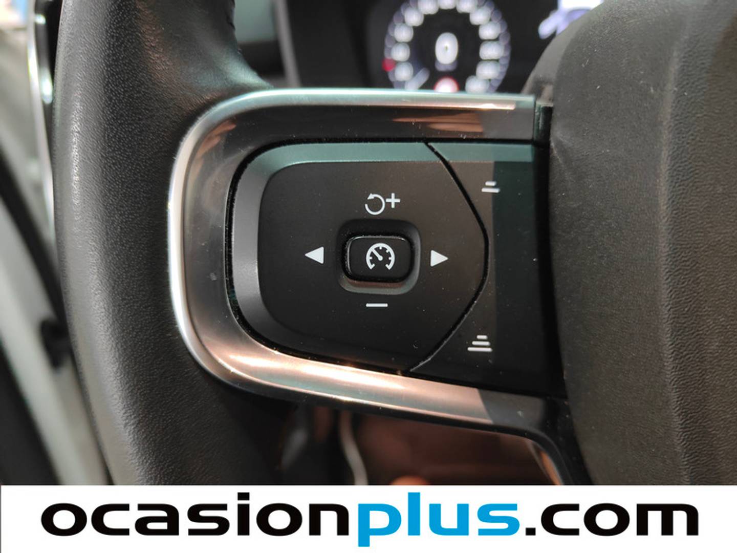 Foto Volvo XC40 Volvo XC40 T3 Momentum Auto (163 CV)