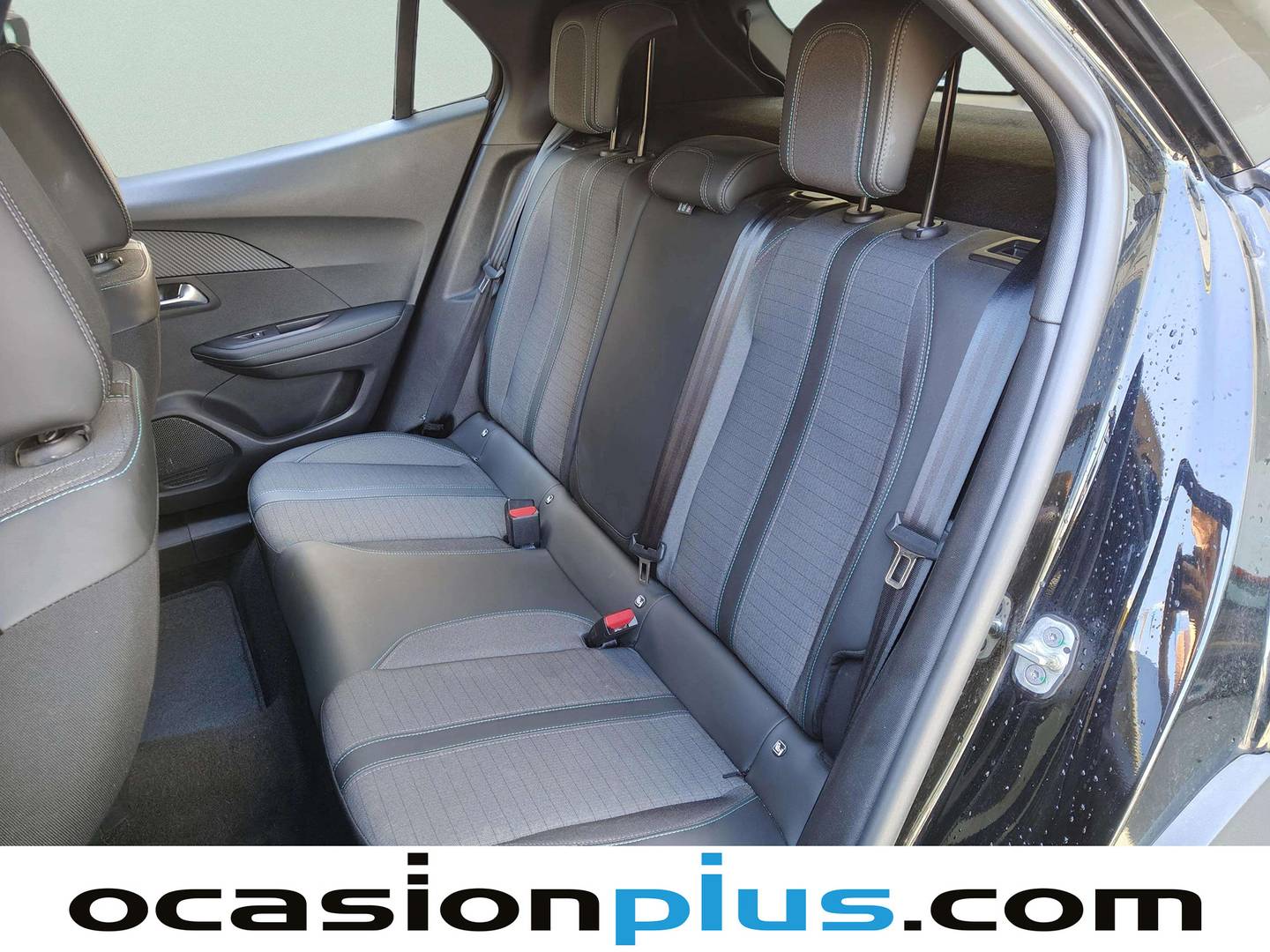 Foto asientos traseros Peugeot 2008 Peugeot 2008 PureTech 130 S&S Allure Pack EAT8 (130 CV)