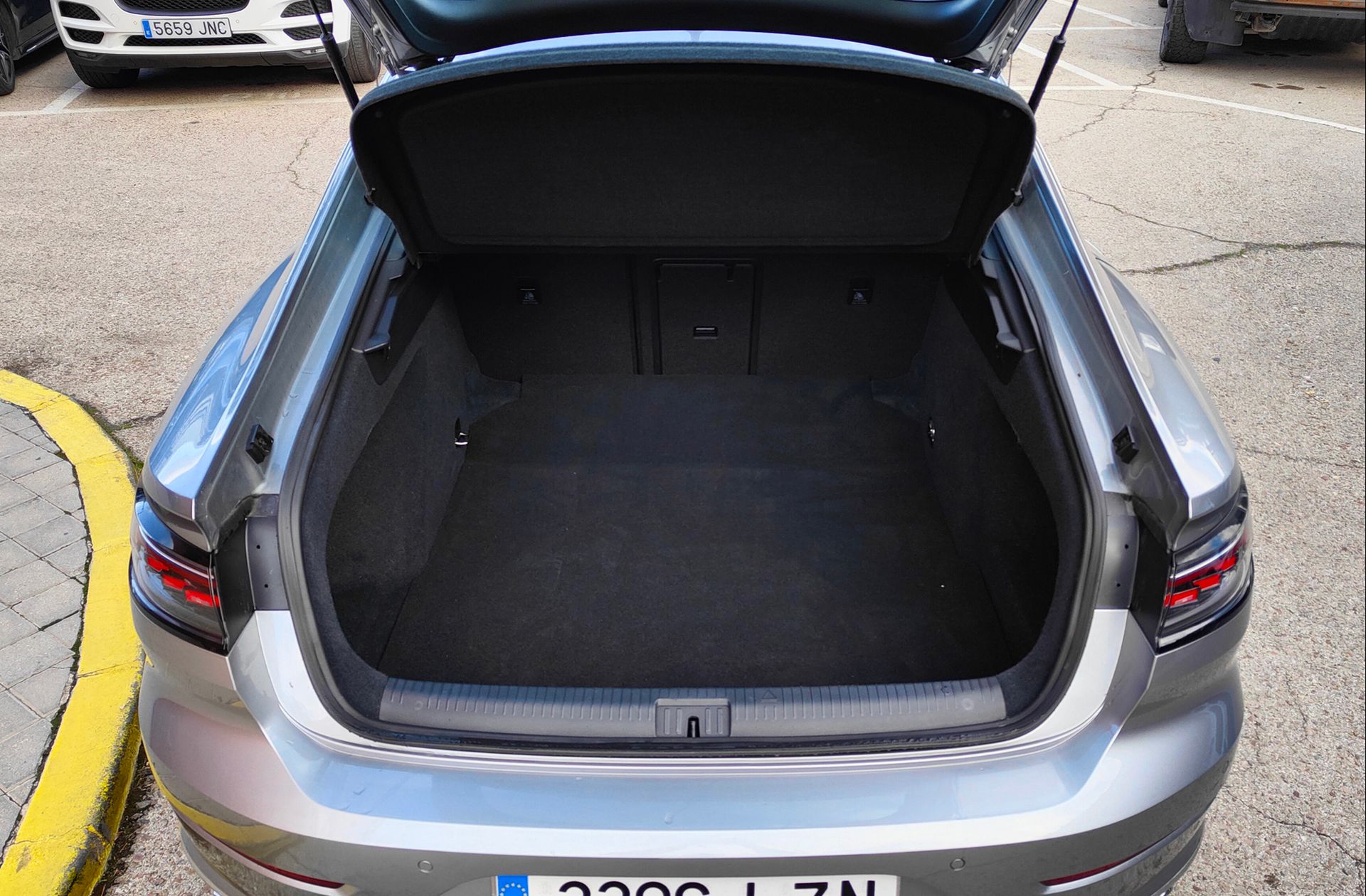 Volkswagen Arteon R-Line 2.0 TDI DSG - foto 17