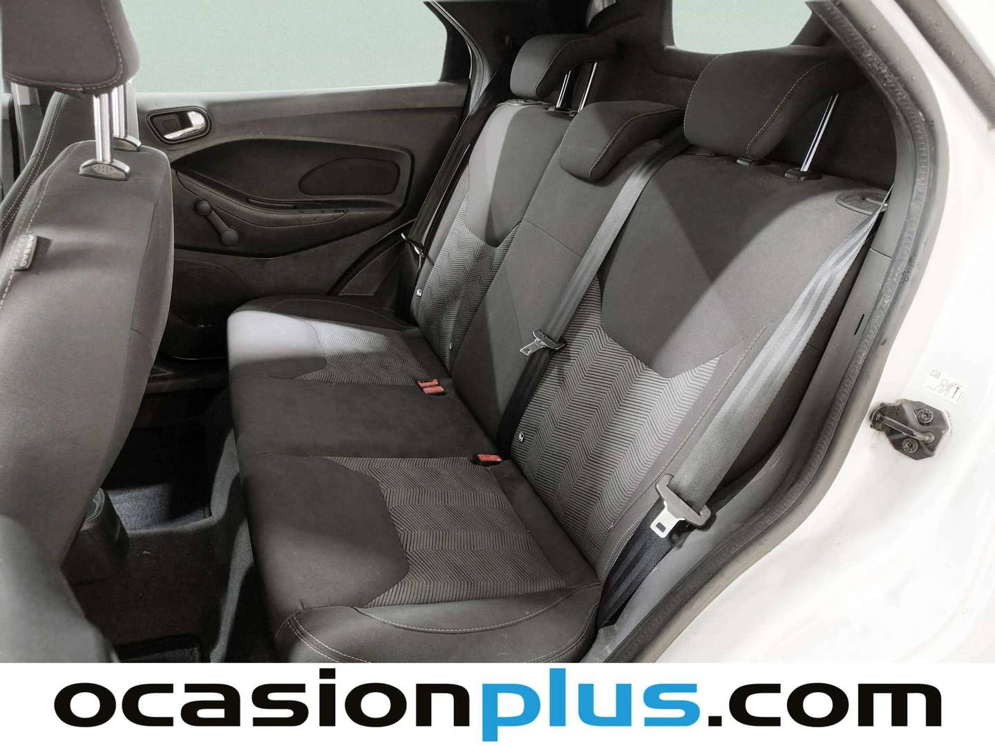 Foto asientos traseros Ford Ka+ Ford Ka+ 1.2 Ti-VCT Black&White Edition (85 CV)