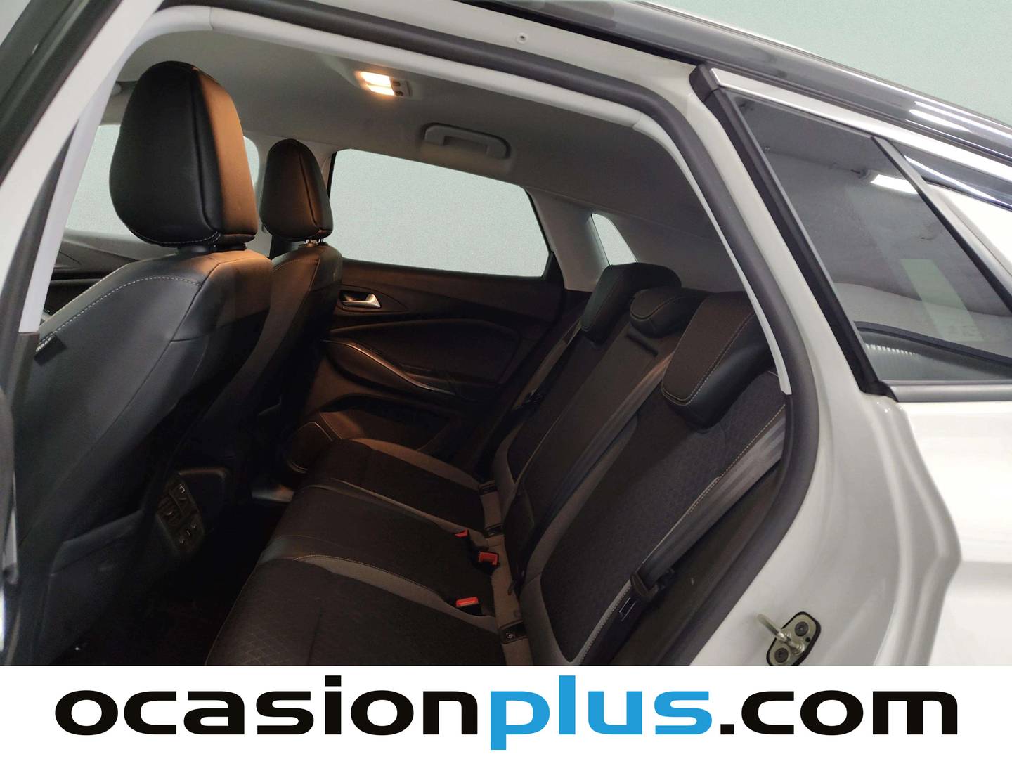 Foto asientos traseros Opel Grandland X Opel Grandland X 1.6 Turbo Ultimate Auto (181 CV)