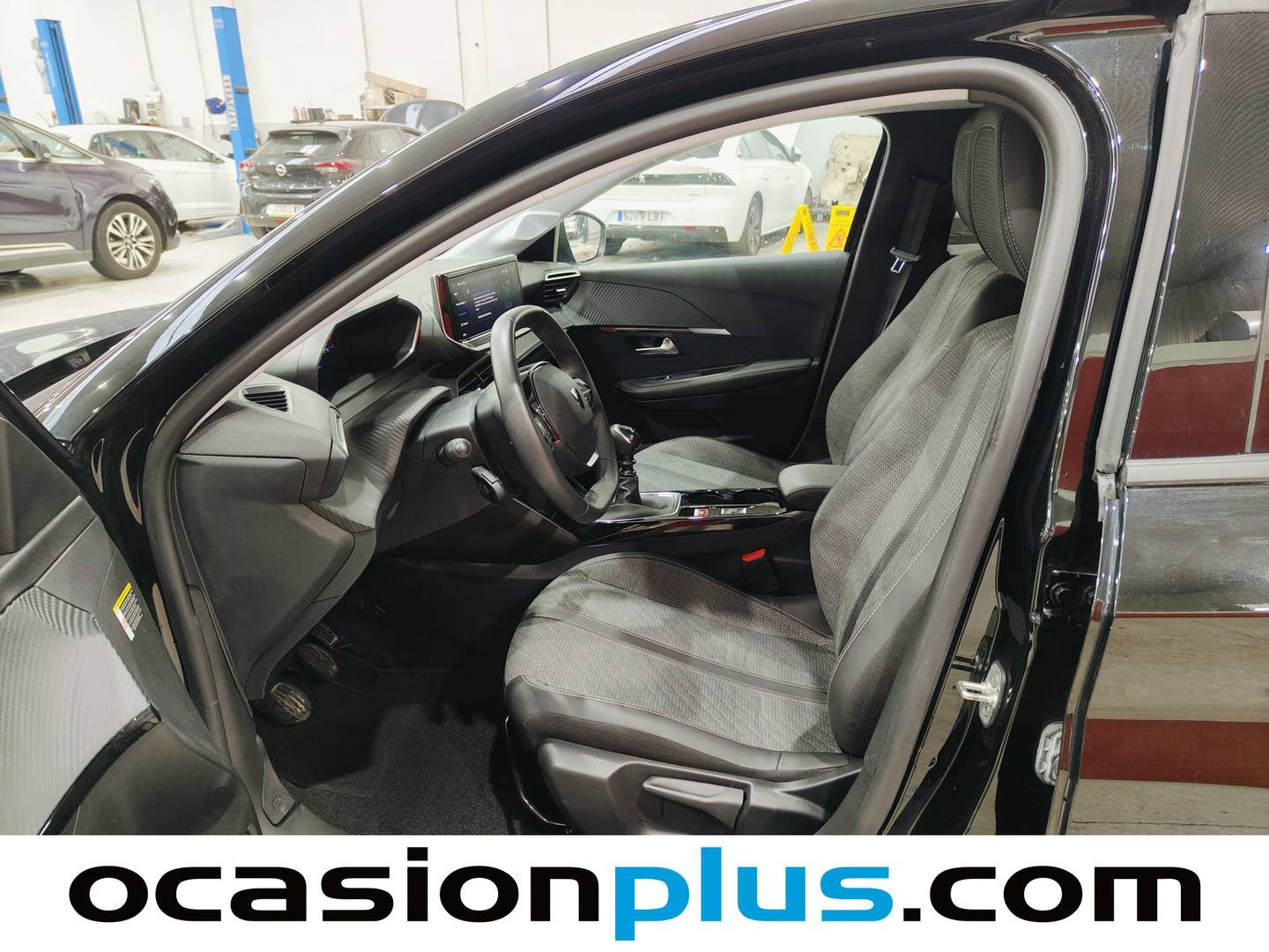 Foto asientos delanteros Peugeot 208 Peugeot 208 PureTech 100 Allure (100 CV)