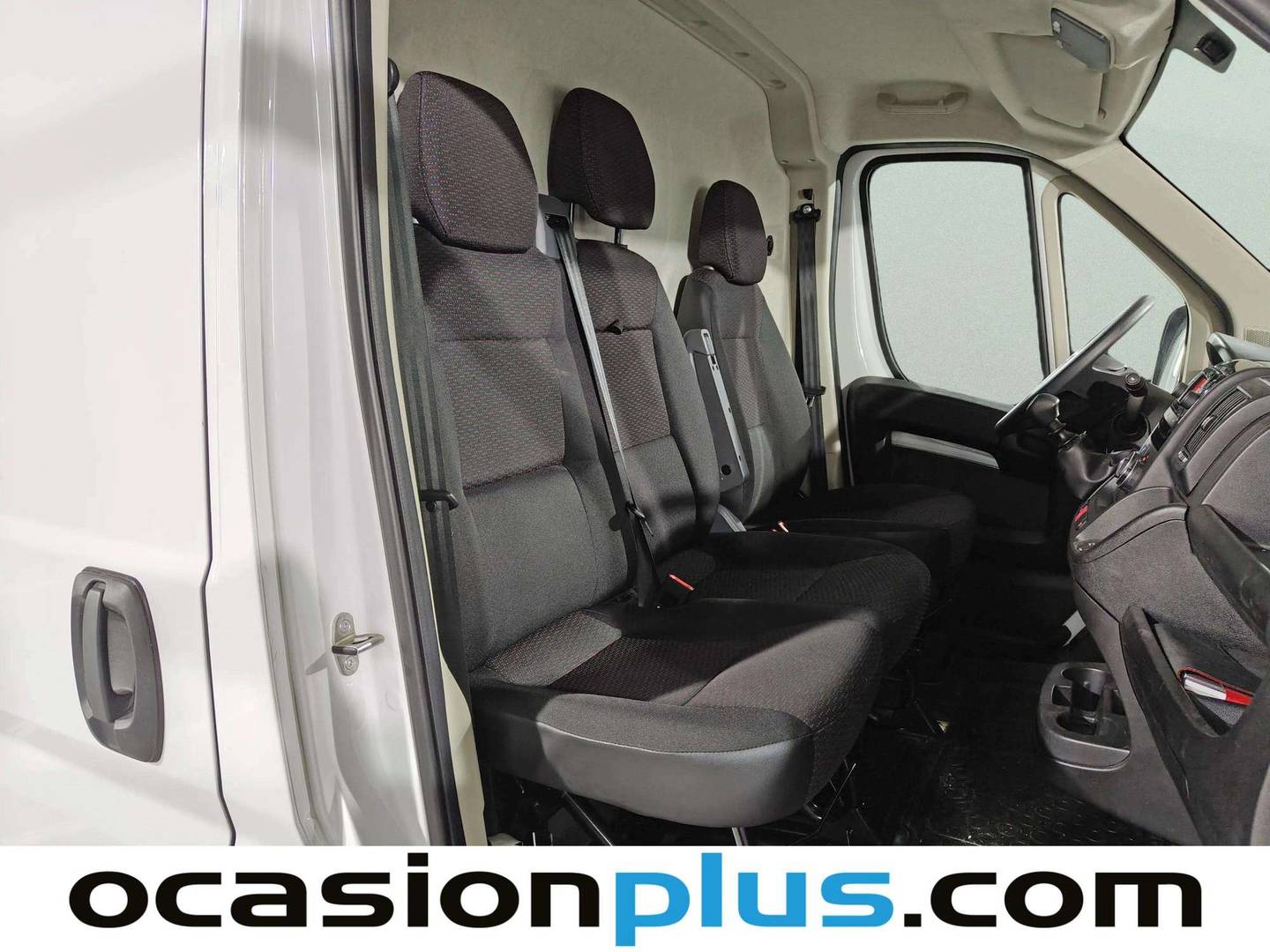 Foto asientos traseros Citroën Jumper Citroën Jumper Furgon BlueHDi 140 33 L2H2 (140 CV)