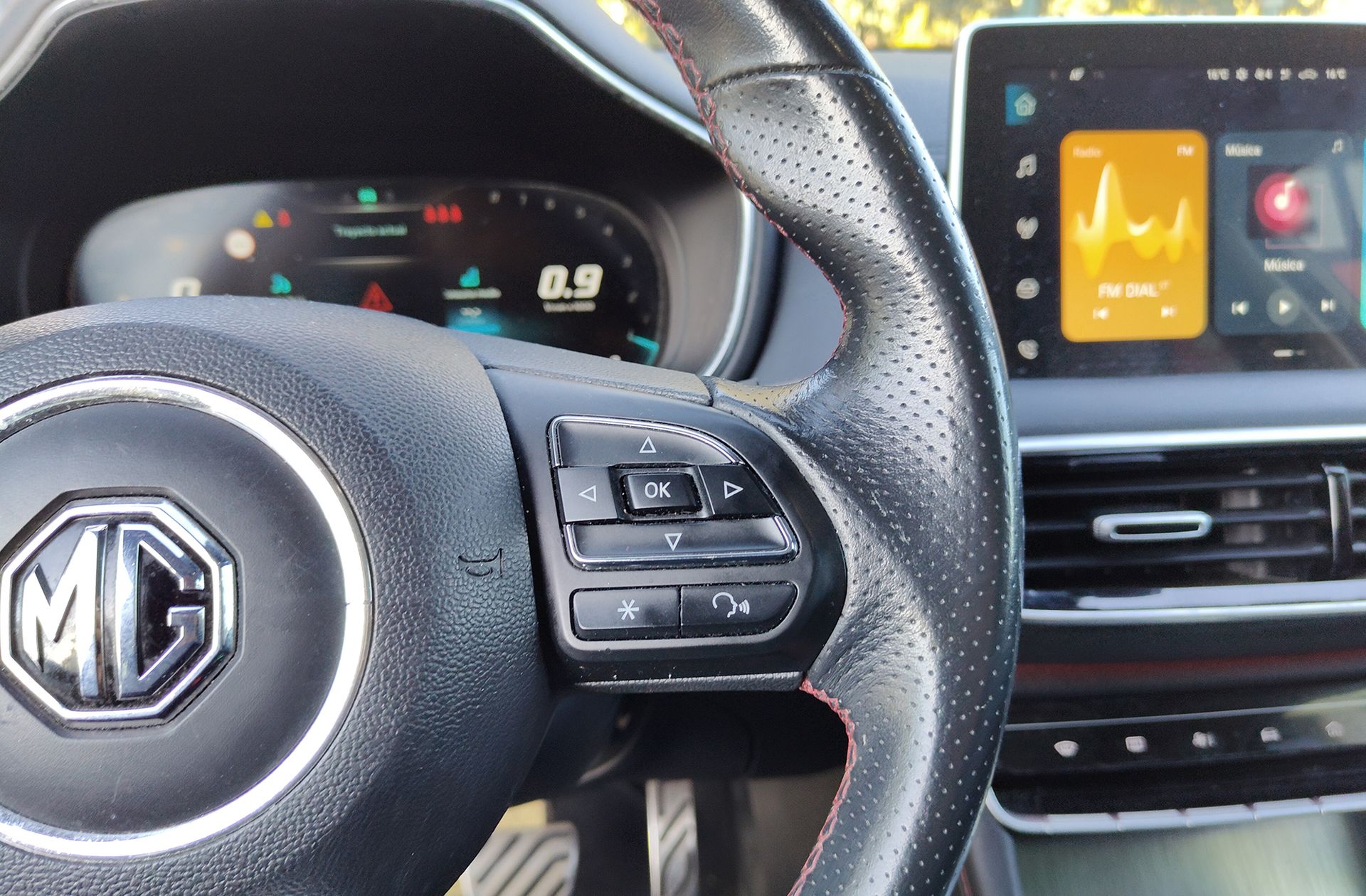 MG HS 1.5 Turbo GDI Luxury DCT - foto 30