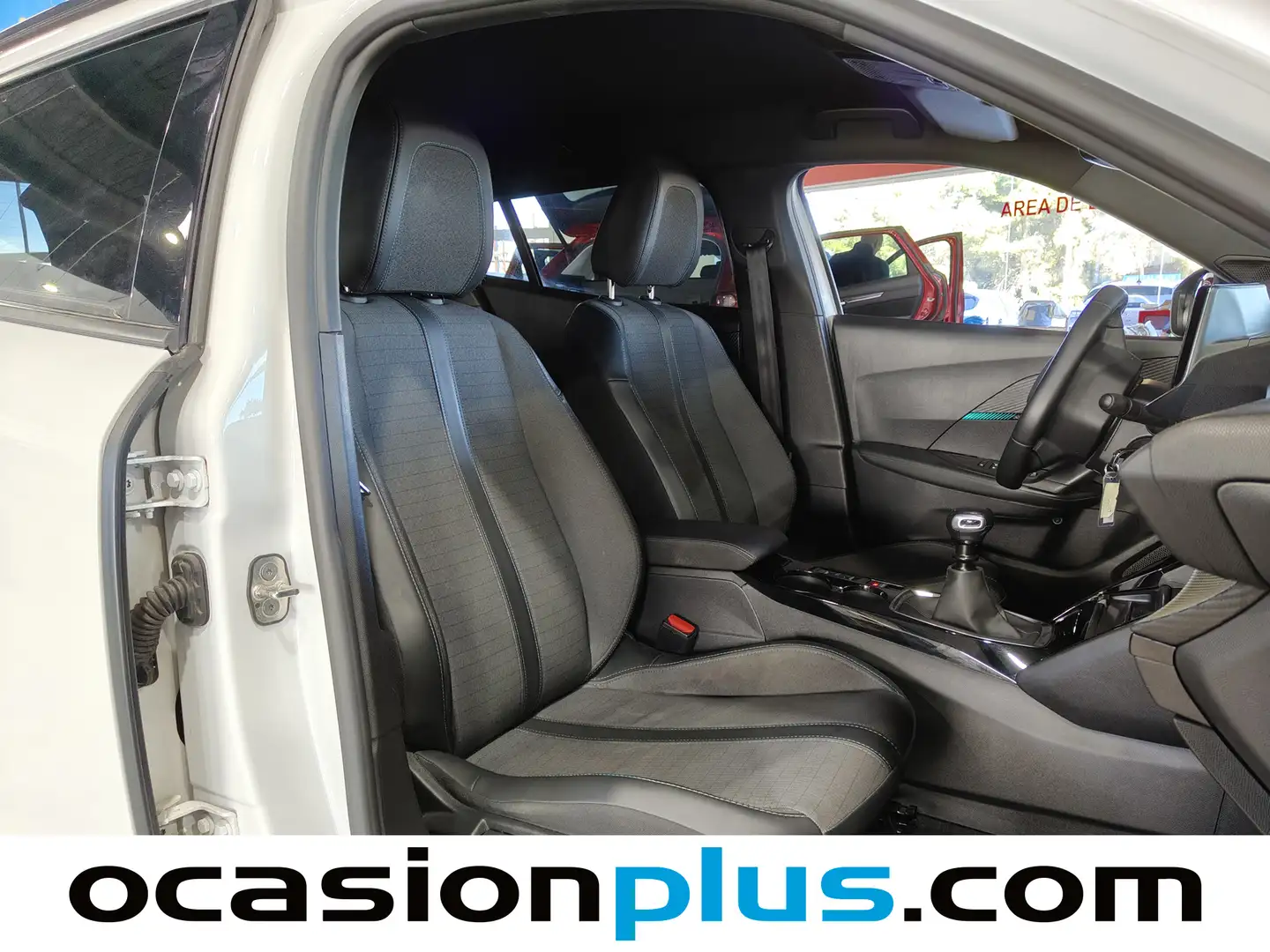 Foto Peugeot 2008 Peugeot 2008 PureTech 130 S&S Allure Pack (130 CV)